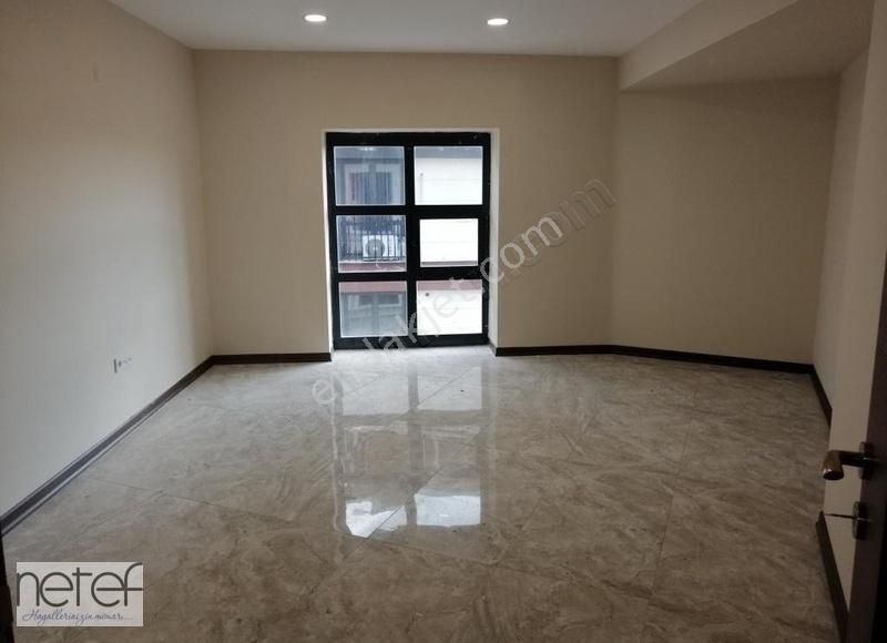 Hendek Dereboğazı Satılık Daire Çarşı Merkezinde Eşyalı Kiracılı Satılık 5+1 205 M2 Daire