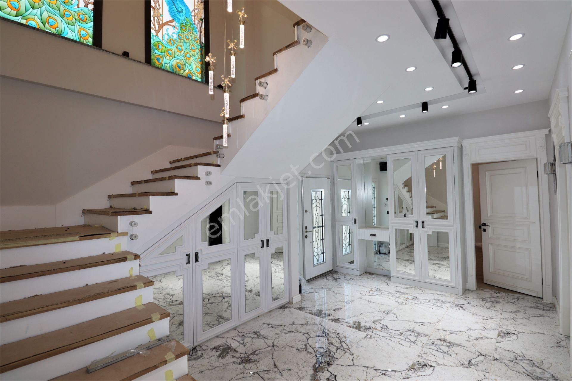 Altınoluk'ta 660 M2 Arsa İçinde Özel Havuzlu Villa - Görsel 6