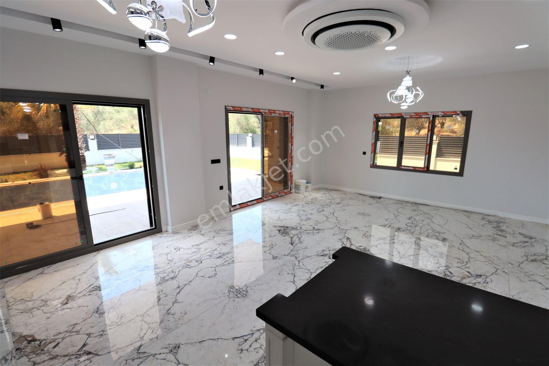 Altınoluk'ta 660 M2 Arsa İçinde Özel Havuzlu Villa - Görsel 14