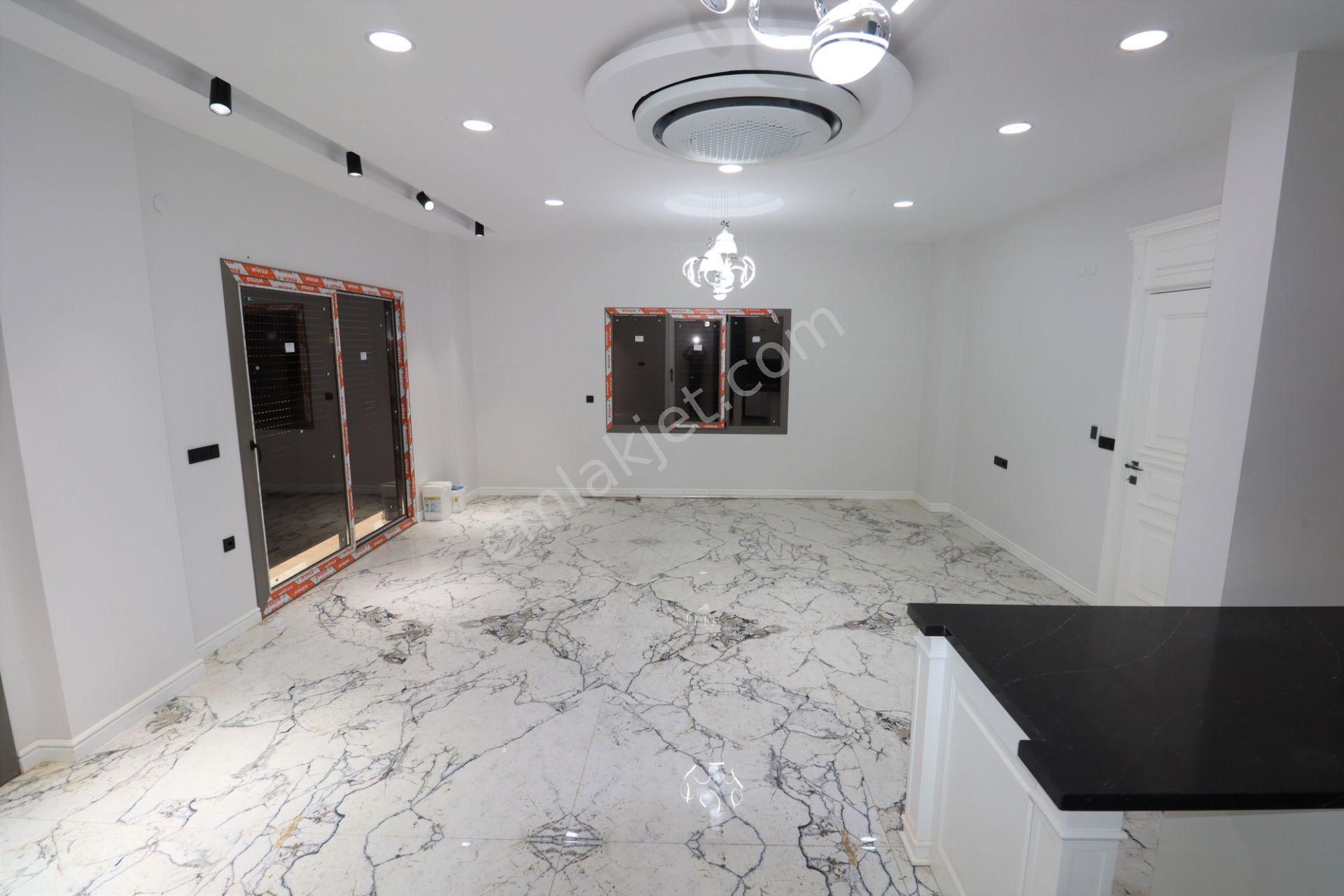 Altınoluk'ta 660 M2 Arsa İçinde Özel Havuzlu Villa - Görsel 12