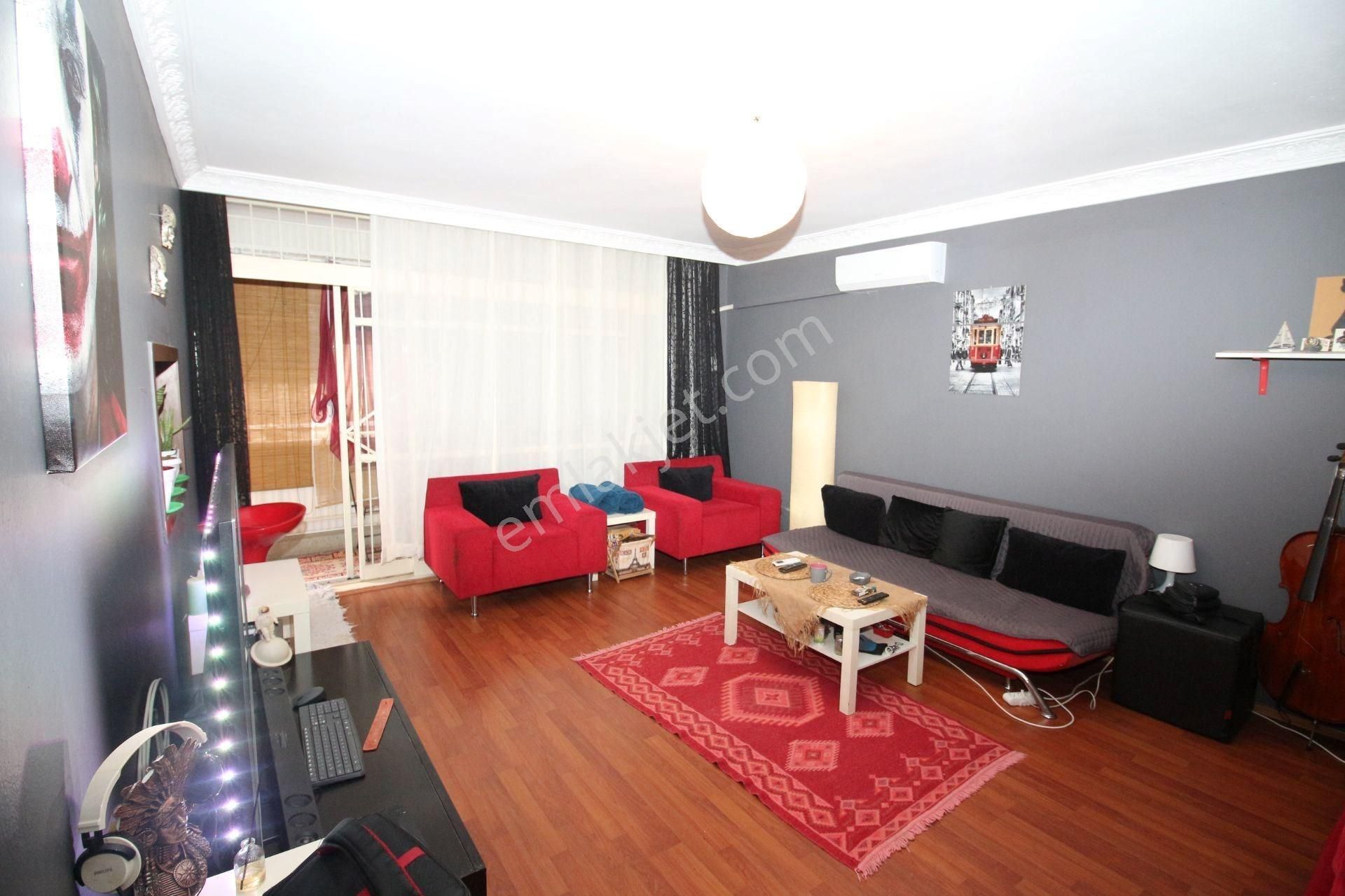 Karabağlar Basın Sitesi Satılık Daire Basınsitesinde Bakımlı 2+1 Y.Giriş Kat Daire.K5