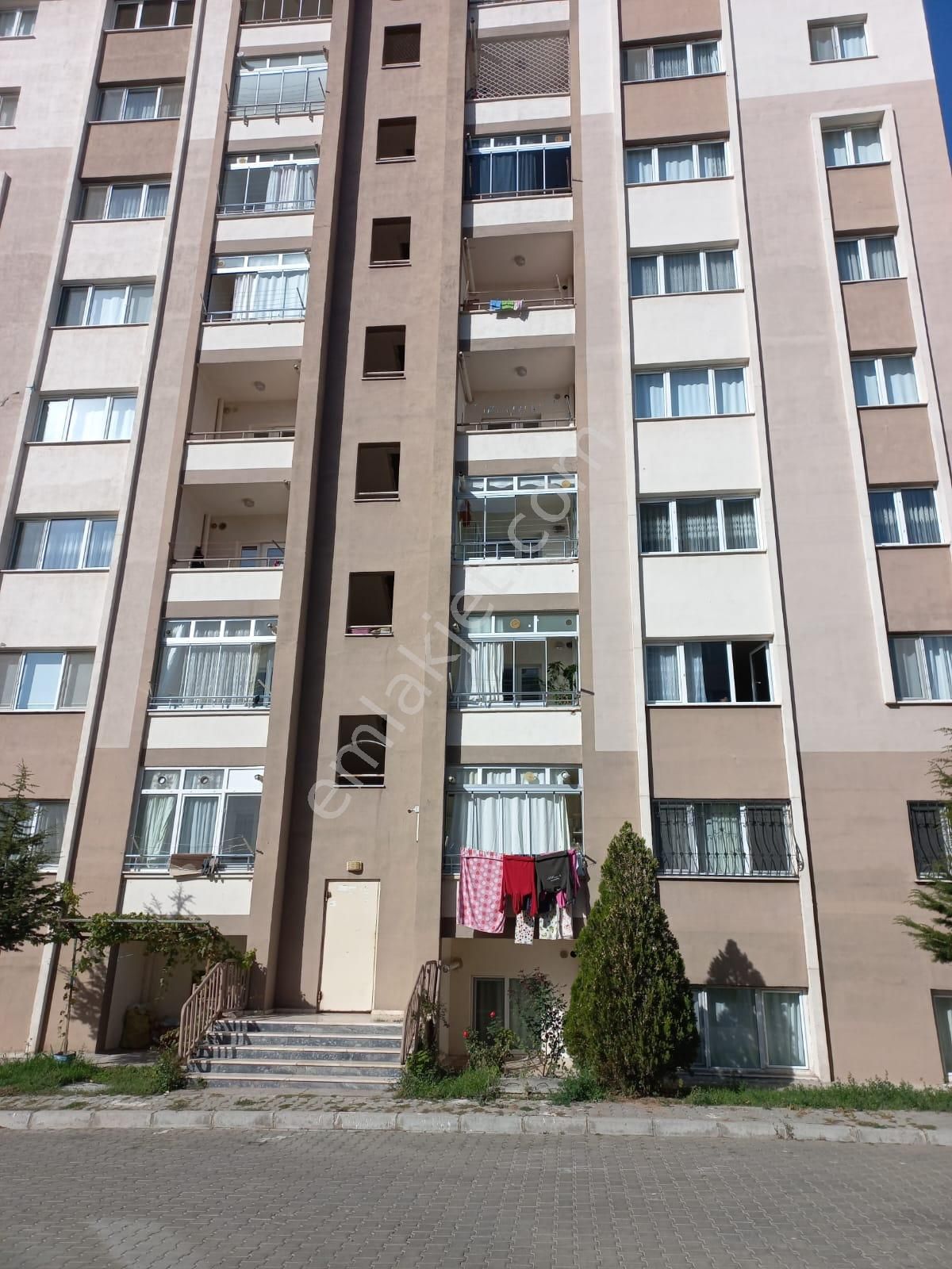 İncesu Bahçesaray Satılık Daire  İNCESU 2. ETAP TOKİ KONUTLARI 2.KAT FULL YAPILI DAİRE