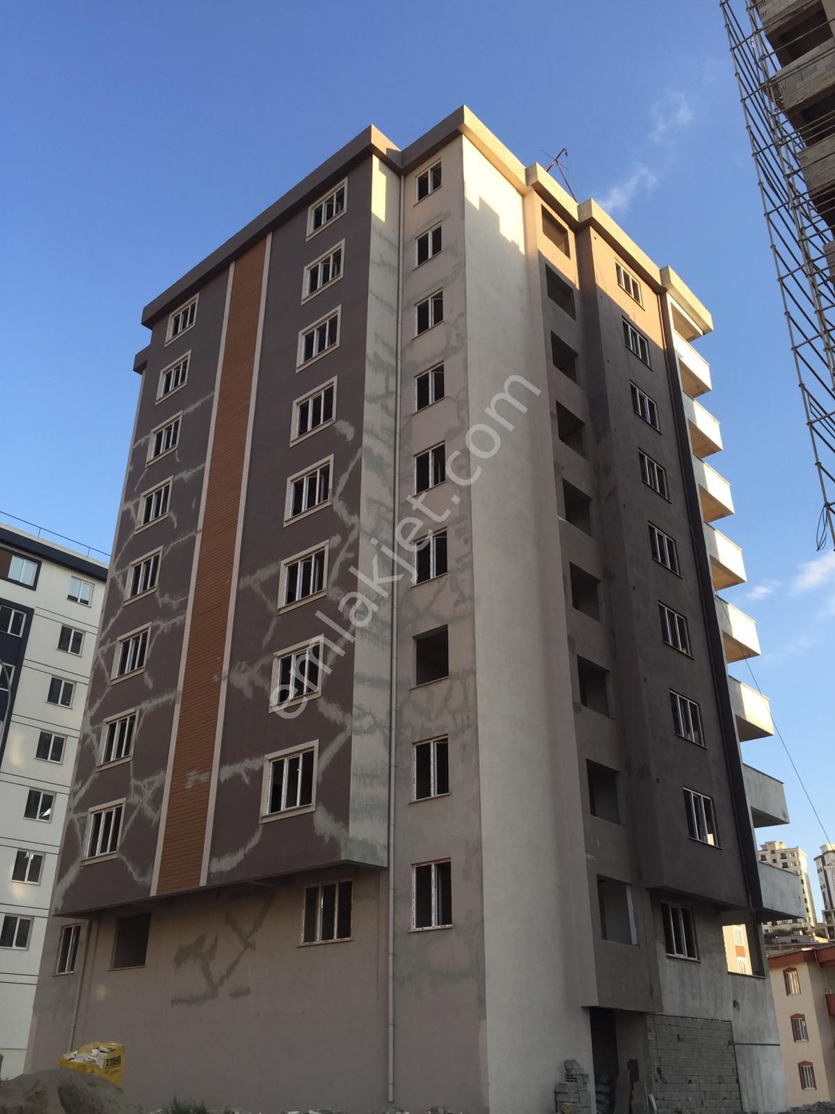 Onikişubat Vadi Satılık Daire  HASARSIZ SATLIK 4+1 DAİRE ARA KAT