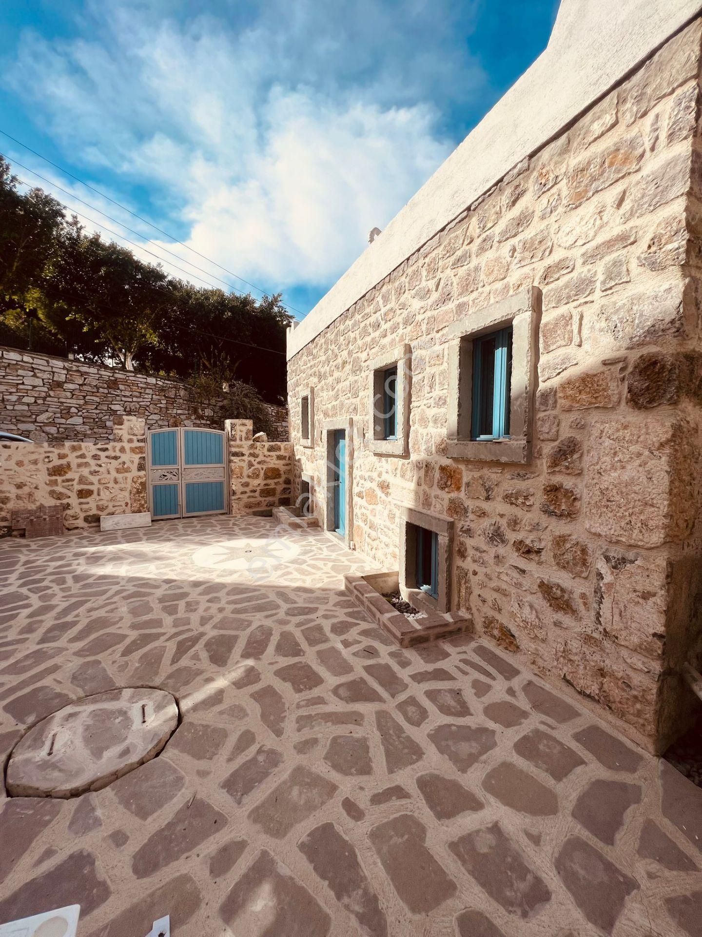 Bodrum Marina'da Yıllık Kiralık Taş Ev