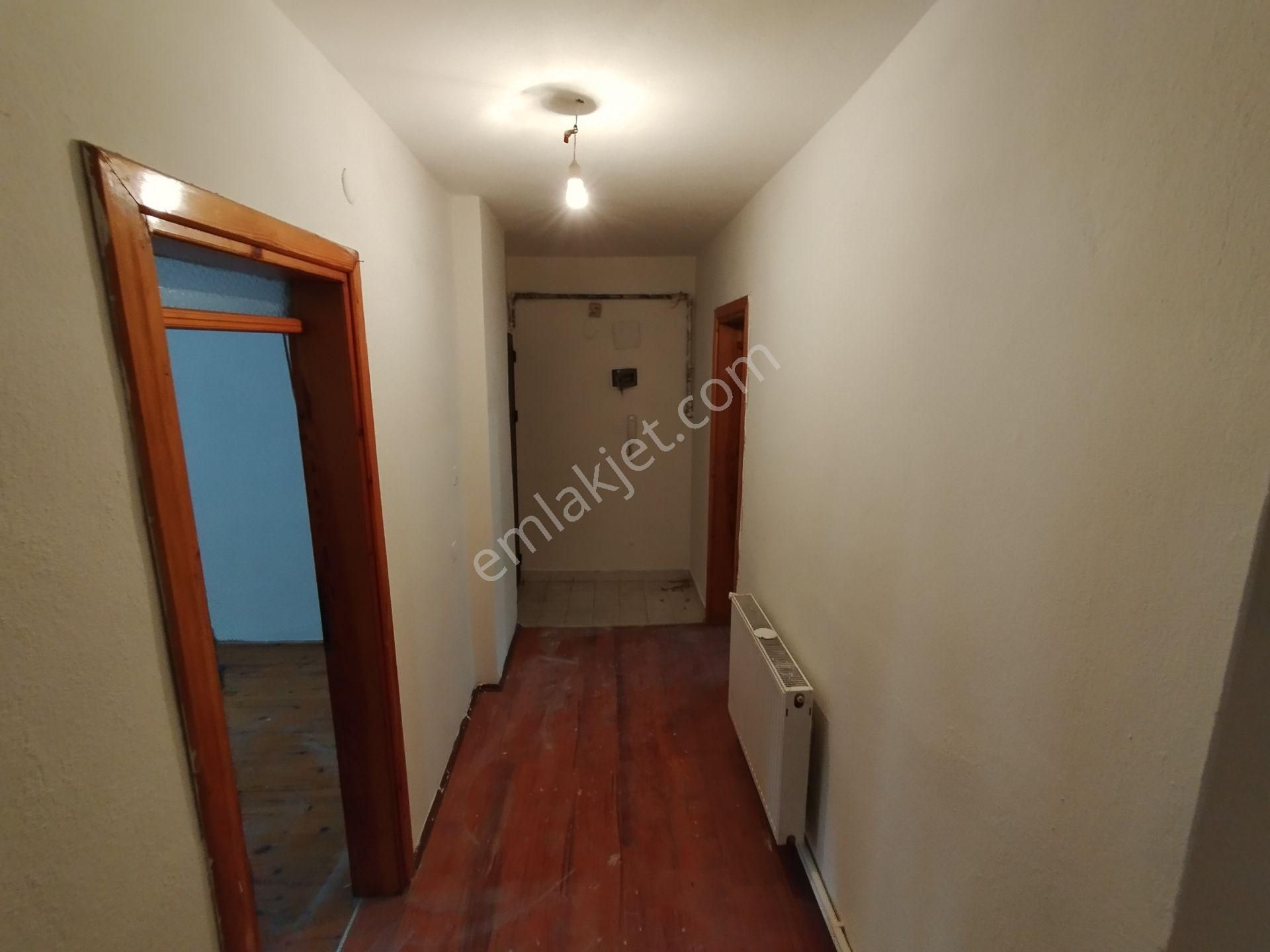 Denizli 15 Mayıs Mahallesi Çınar P.t.t.altları 3+1.kombili Düz Girişli Zemin Daire - Görsel 10