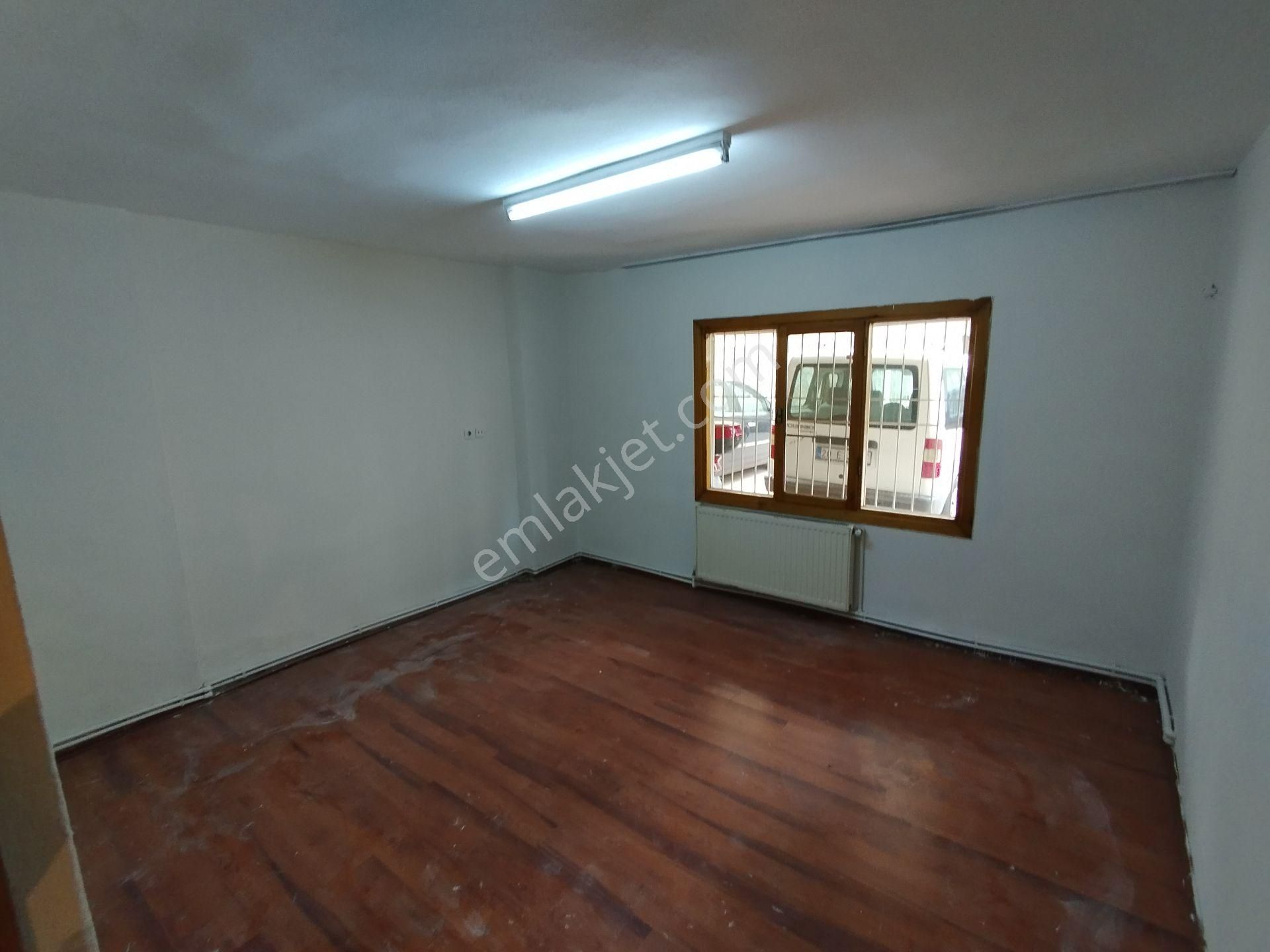 Denizli 15 Mayıs Mahallesi Çınar P.t.t.altları 3+1.kombili Düz Girişli Zemin Daire - Görsel 7