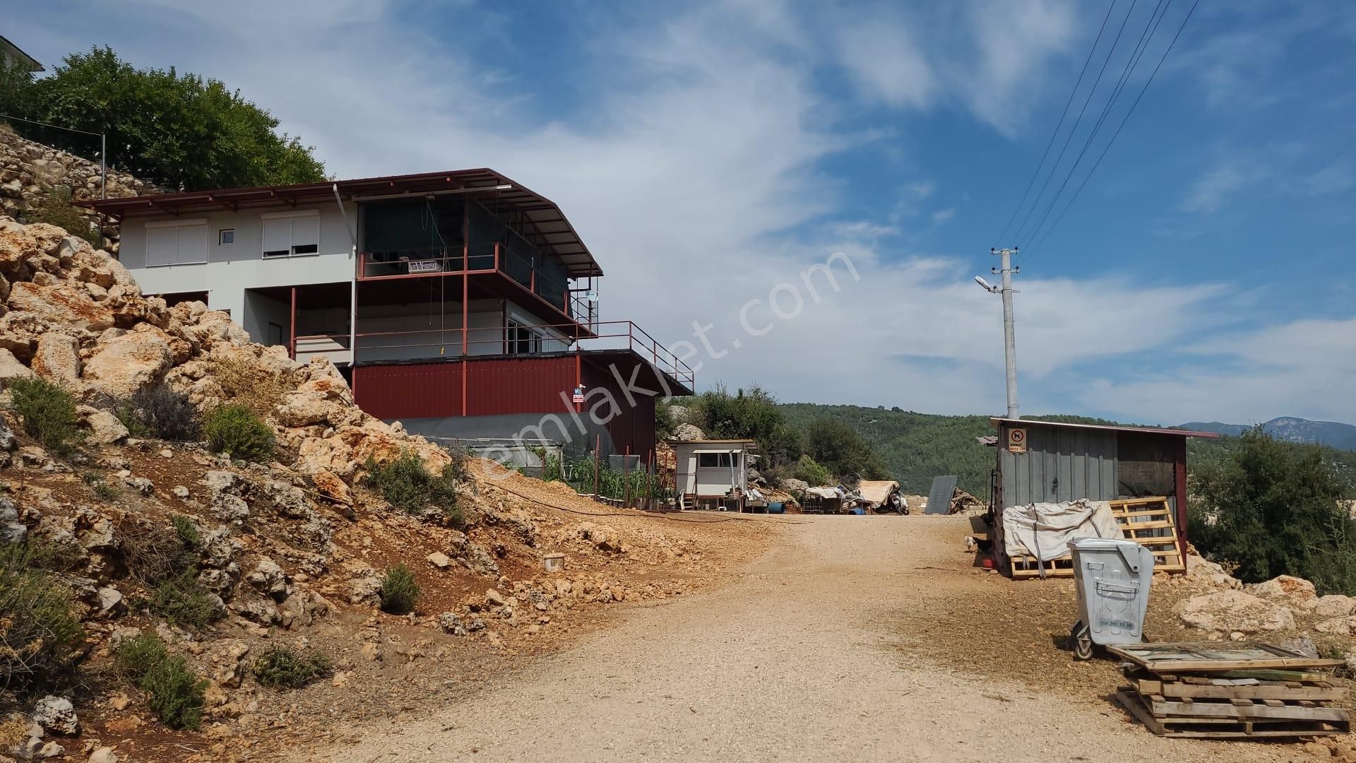 Finike Asarönü Satılık Konut İmarlı  OVA VE DENİZ MANZARALI ARSALAR