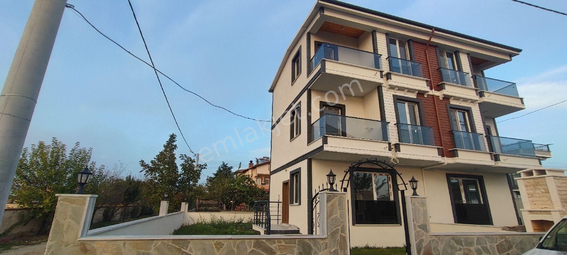 Marmaraereğlisi Yeniçiftlik Satılık Villa SÜPER LÜKS TRİPLEKS BAHÇELİ VİLLA