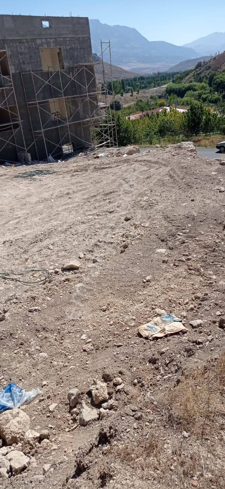 Çamardı Çarşı İçinde Satılık Arsa - Görsel 2