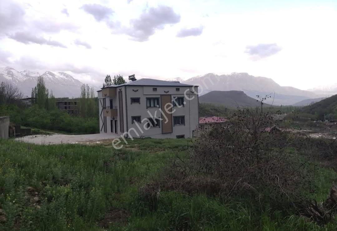 Çamardı Çarşı İçinde Satılık Arsa