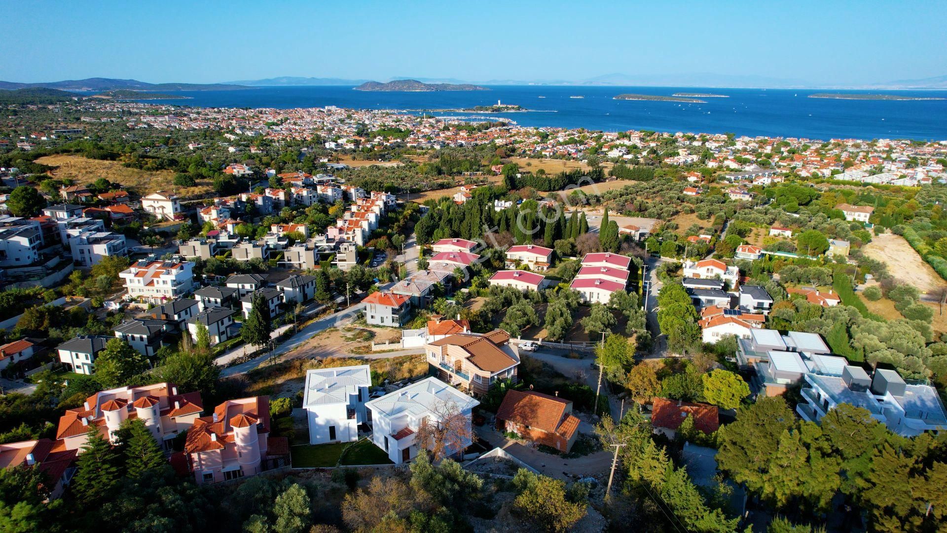 Urla Denizli Satılık Villa  Urla Çeşmealtı'nda Panaromik Deniz Manzaralı Villa