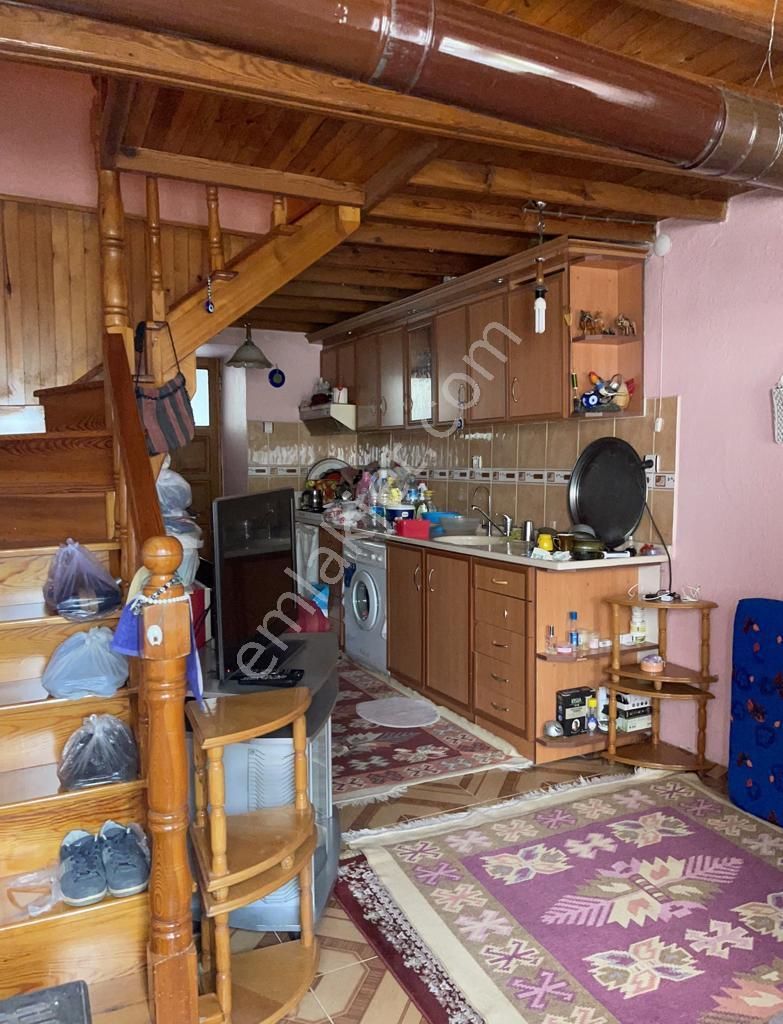 Ayvada'dan Ayvalık Merkez'de Avlulu 2 Katlı Taş Rum Evi - Görsel 8