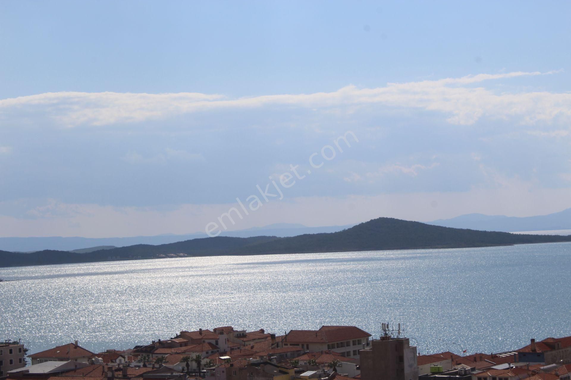 Ayvada'dan Ayvalık Merkez'de Avlulu 2 Katlı Taş Rum Evi - Görsel 17