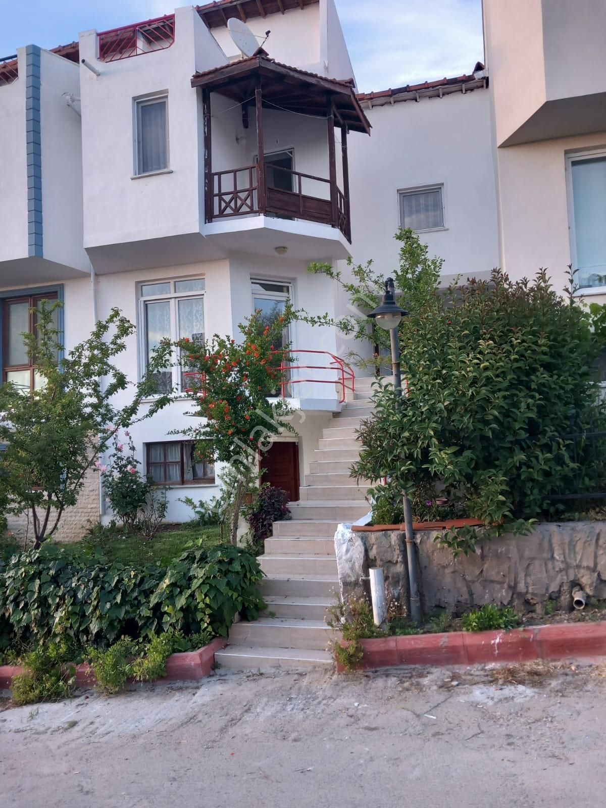 Gelibolu Güneyli Köyü Satılık Villa GÜNEYLİ'DE SATILIK EŞYALI TRİPLEX YAZLIK