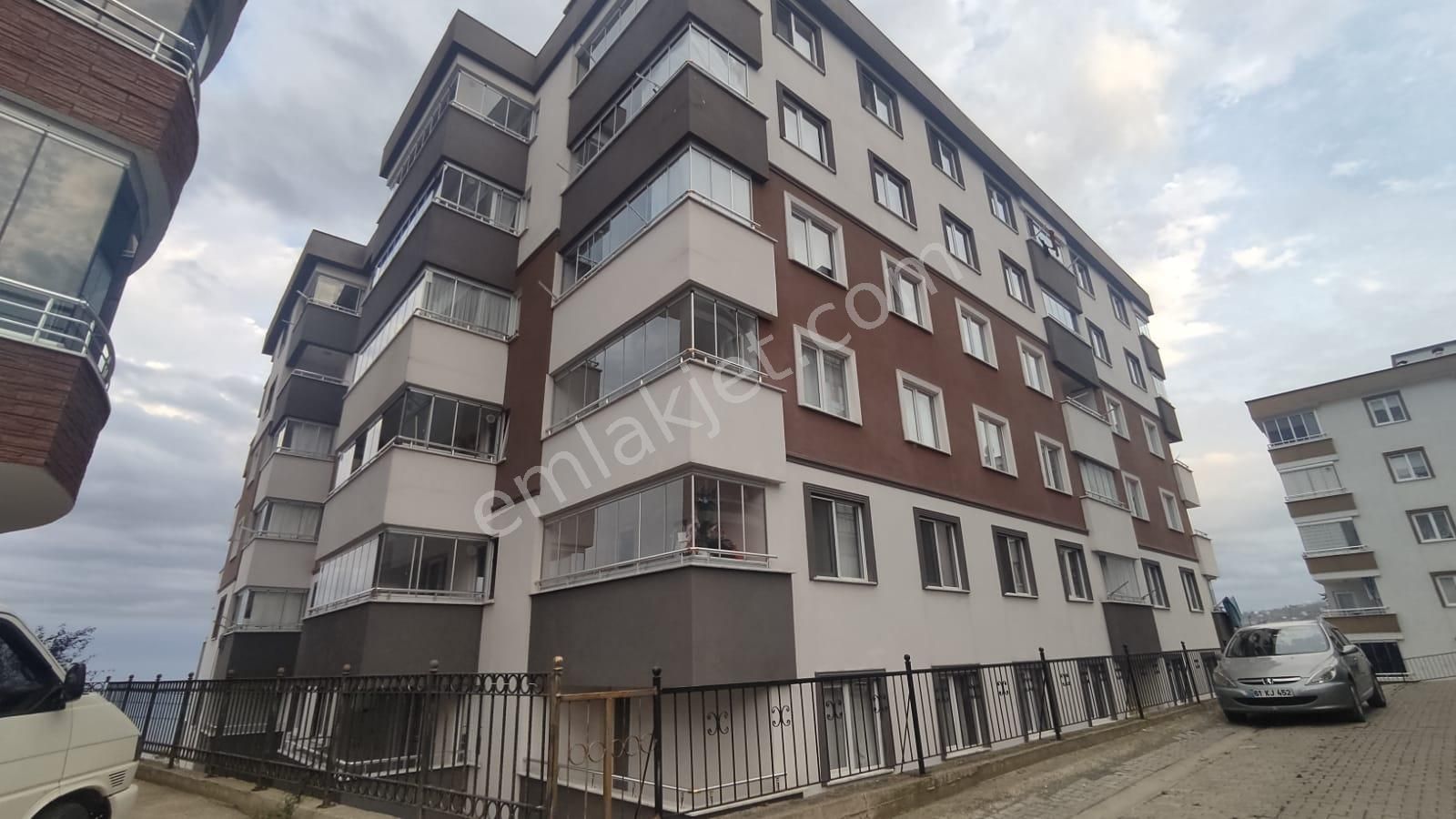 Akçaabat Yaylacık Satılık Daire  ABDİ BOSTAN GAYRİMENKUL'DEN YAYLACIK'TA SATILIK 3+1 DAİRE