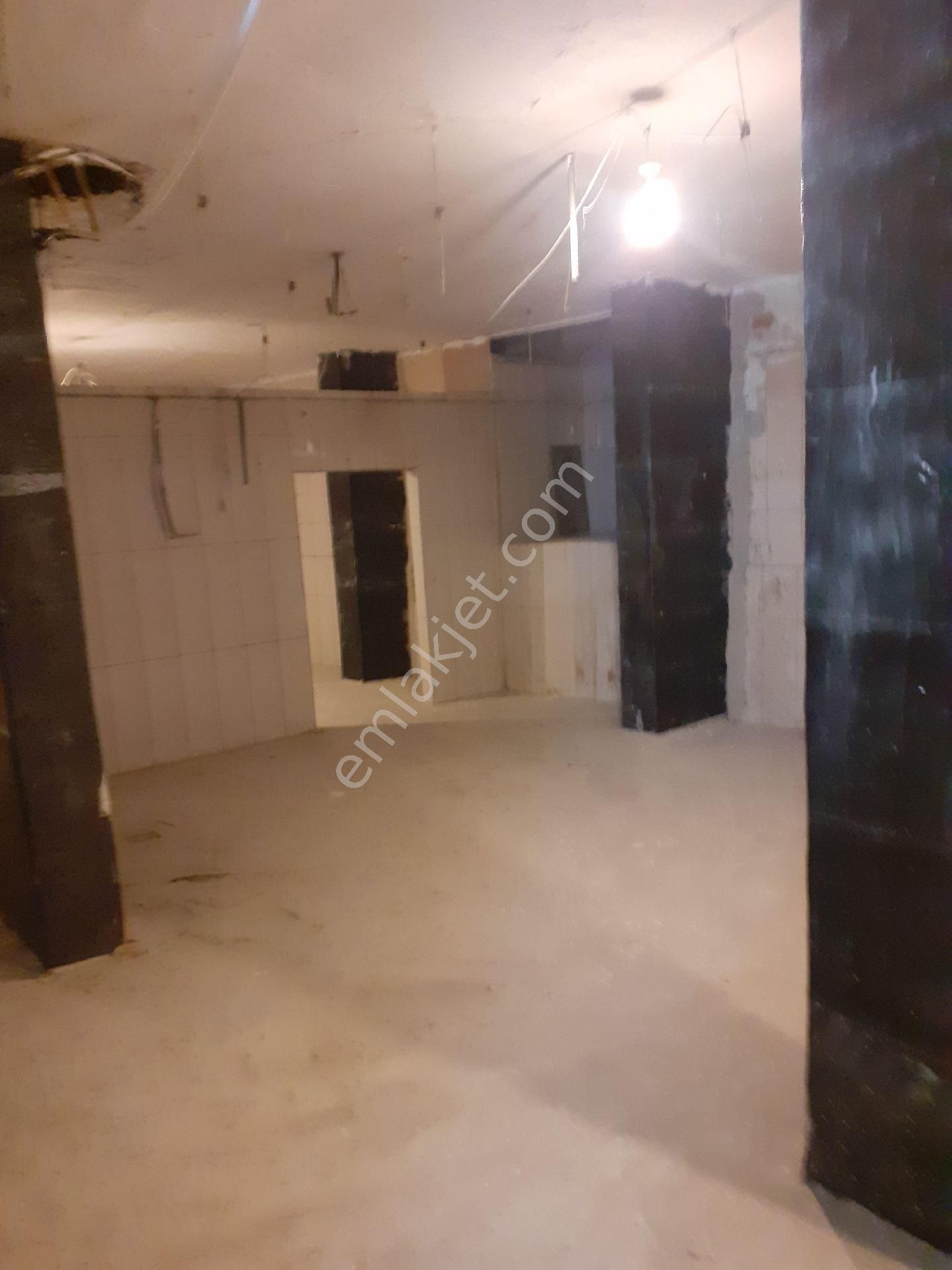 Seyhan Sümer Kiralık Depo Kiralık Depo Barajyoluna Cepeli 150 M2 İş Yeride Olur