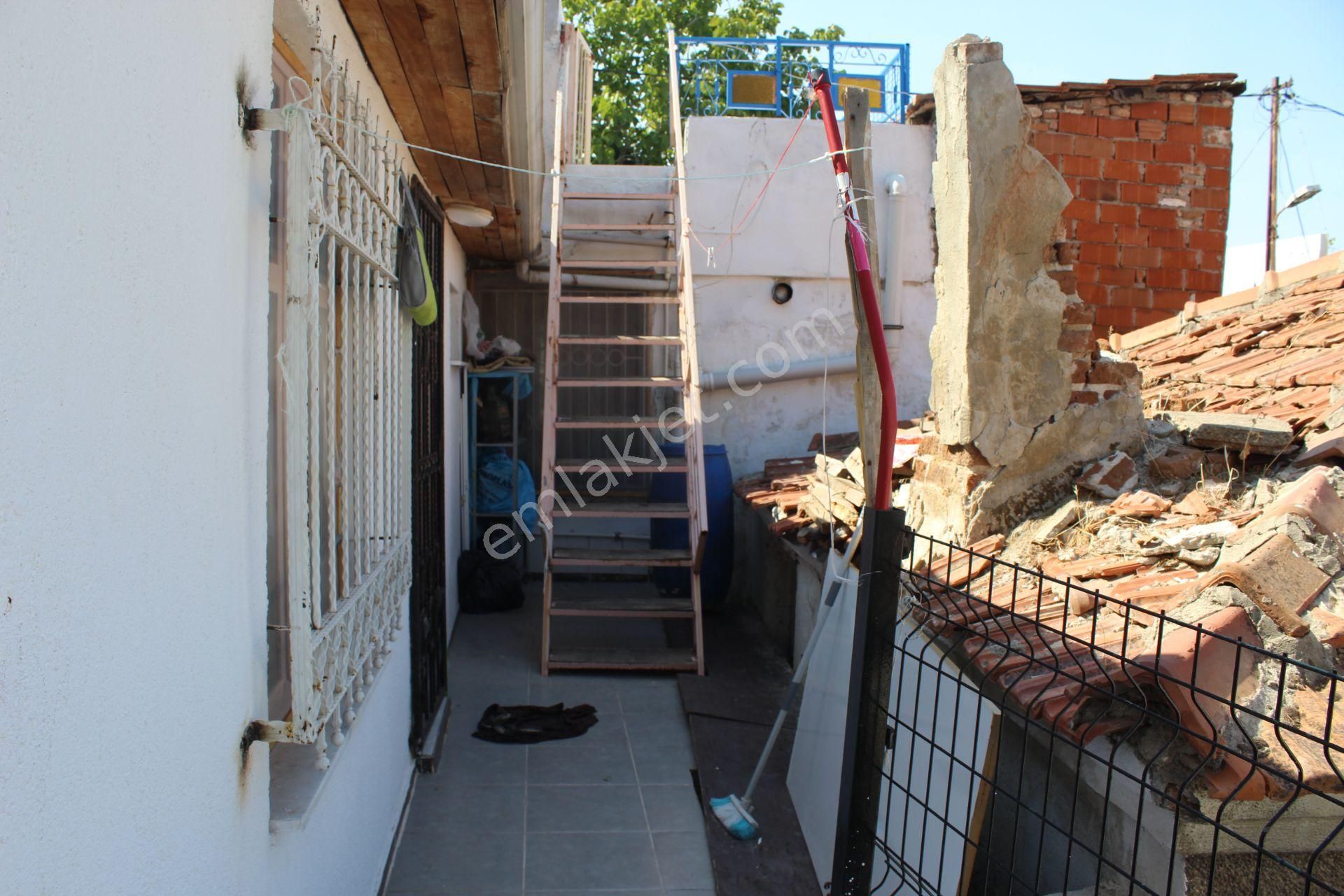 Ayvada'dan Ayvalık Merkez'de Tek Katlı Müstakil Ev - Görsel 21