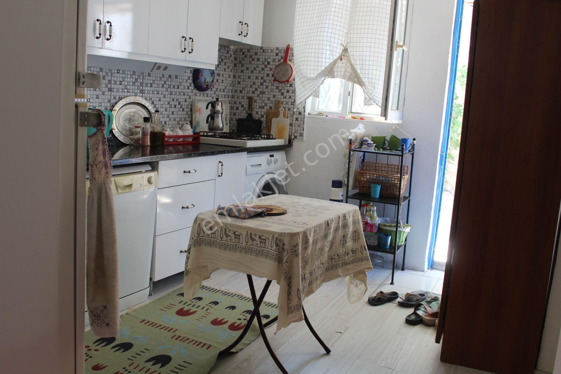 Ayvada'dan Ayvalık Merkez'de Tek Katlı Müstakil Ev - Görsel 5