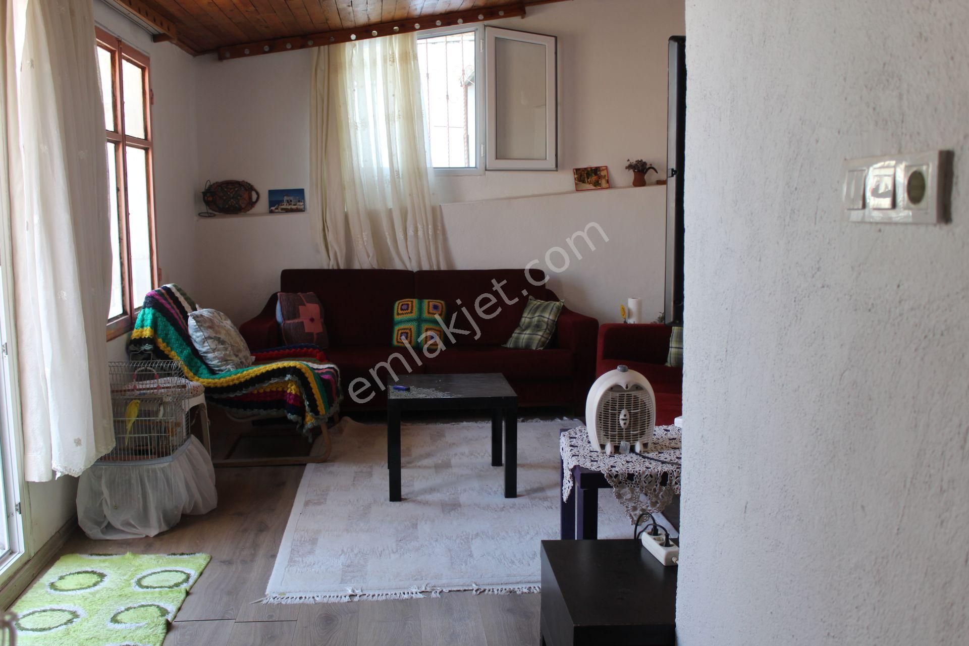 Ayvada'dan Ayvalık Merkez'de Tek Katlı Müstakil Ev - Görsel 8