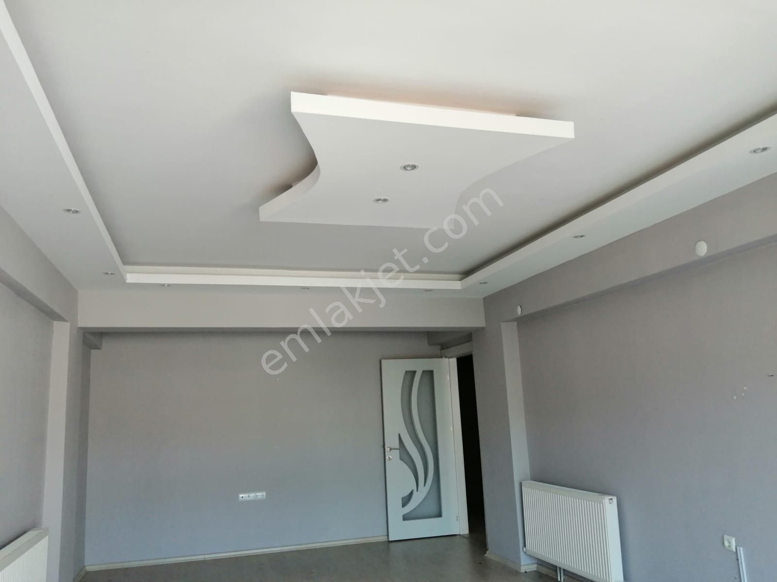 Aliağa B. Hayrettin Paşa Satılık Daire  ALİAĞA HELVAC CADDE ÜZERİNDE 180 m2 ara kat(3+1) SATILIK DAİRE (TAKAS OLUR)