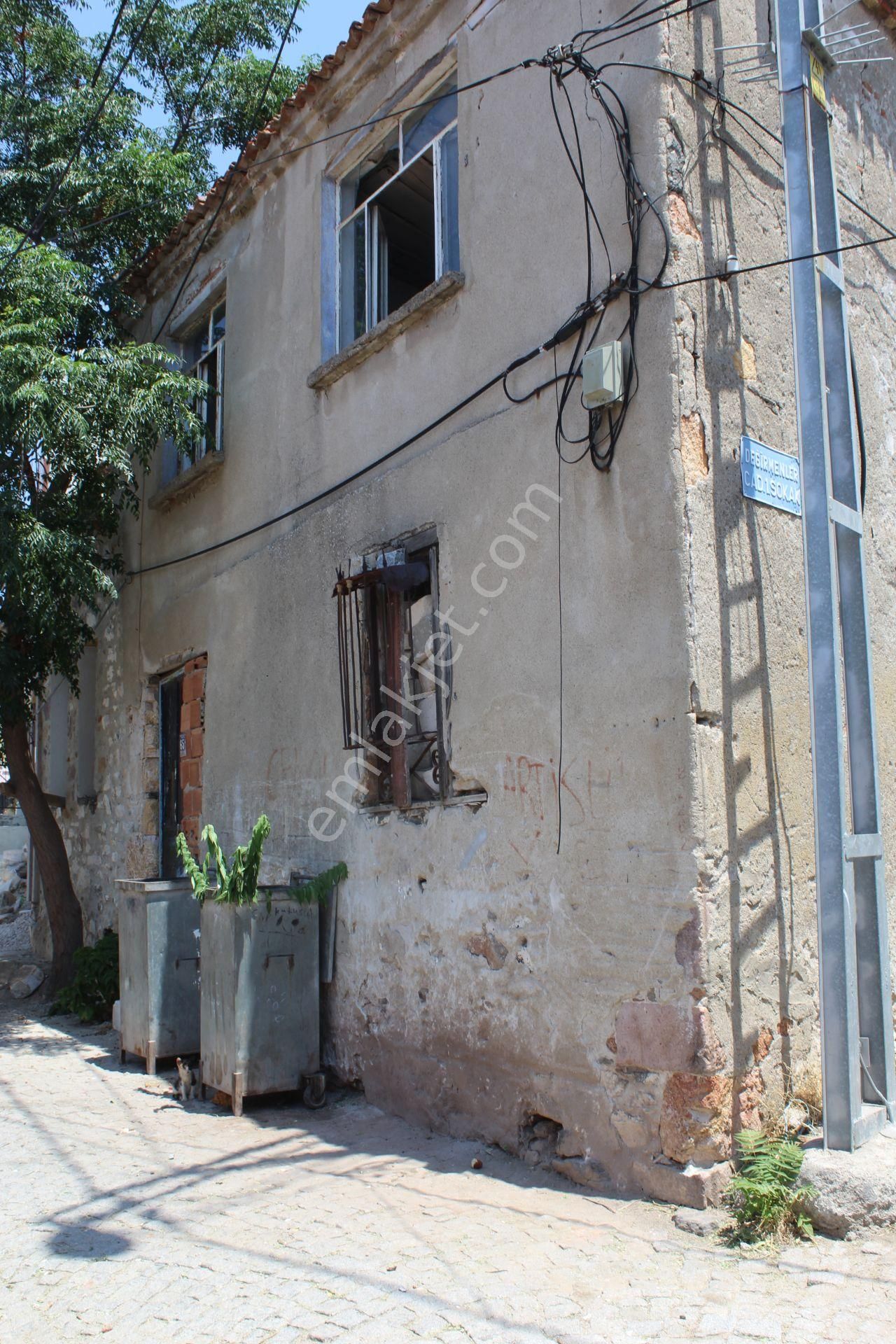 Ayvada'dan Ayvalık Merkez'de 2 Katlı Taş Ev Ve Arsa - Görsel 3