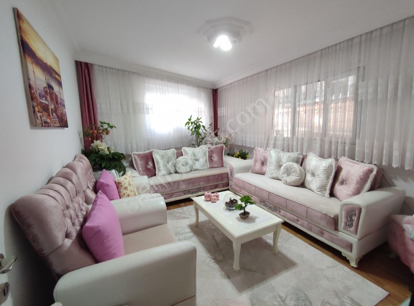 Esenler Menderes Satılık Daire HAN EVİM GAYRİMENKUL' DEN MENDERES MAH.2+1 BAHÇE KATI