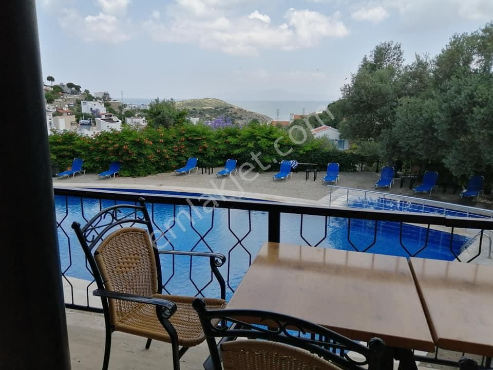 Foça Fatih Satılık Yazlık  Foça'nın ödüllü sitesi Olivia Village'de Satılık Muhteşem Villa