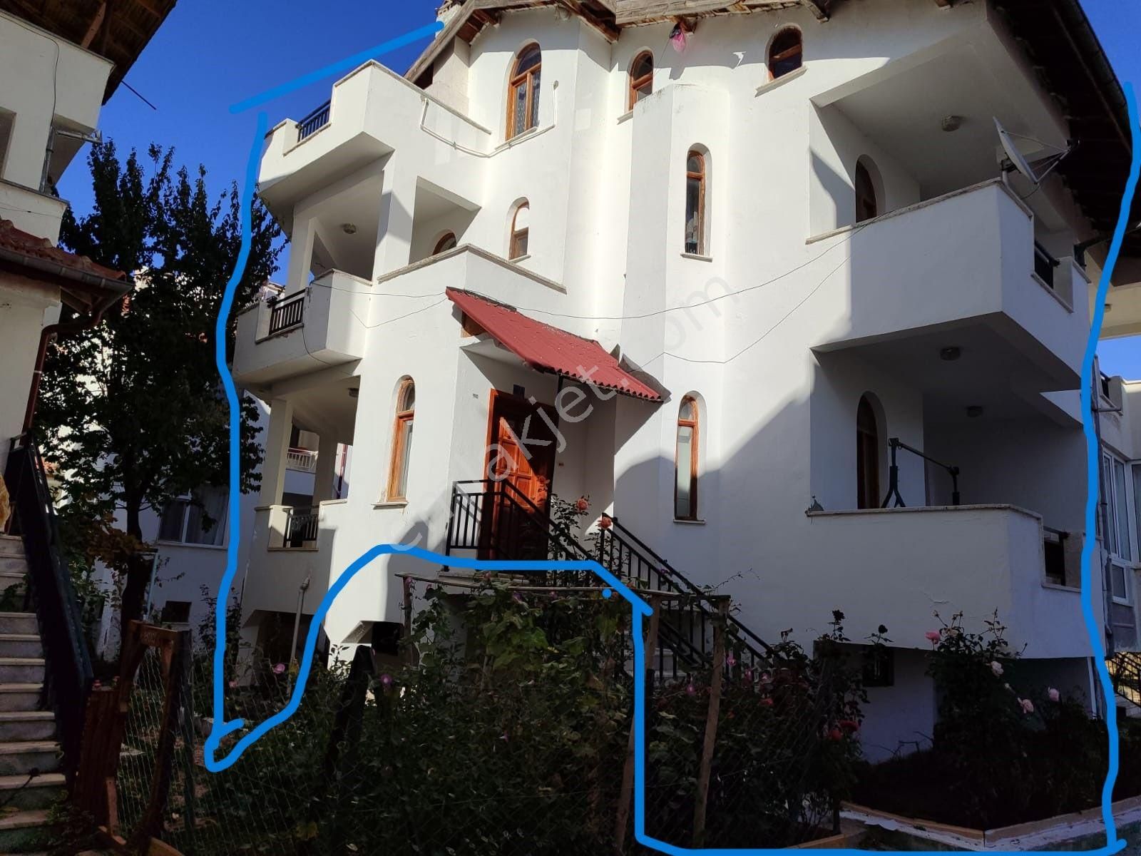 Beyşehir Karadiken Satılık Villa  BEYŞEHİR YENİ ANTALYA DUBLE YOLU ÜZERİNDE SATILIK VİLLA