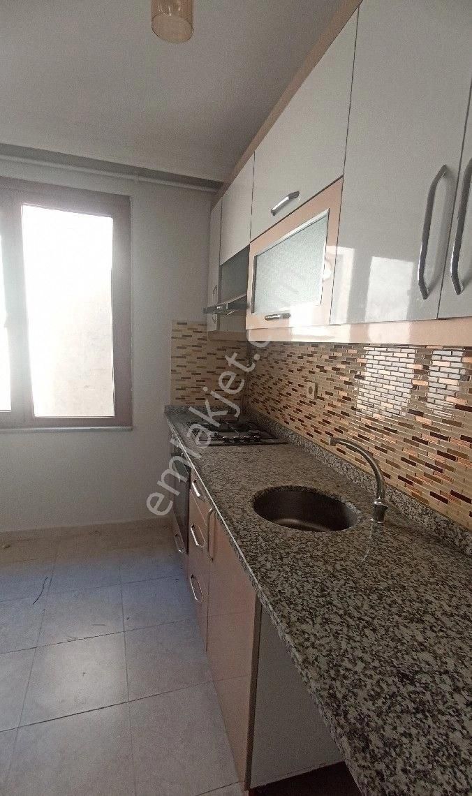 Esenyurt Güzelyurt Kiralık Daire Güzelyurt Metrobüs Durağına 5 Dakika Yürüme 2+1 Satılık Daire