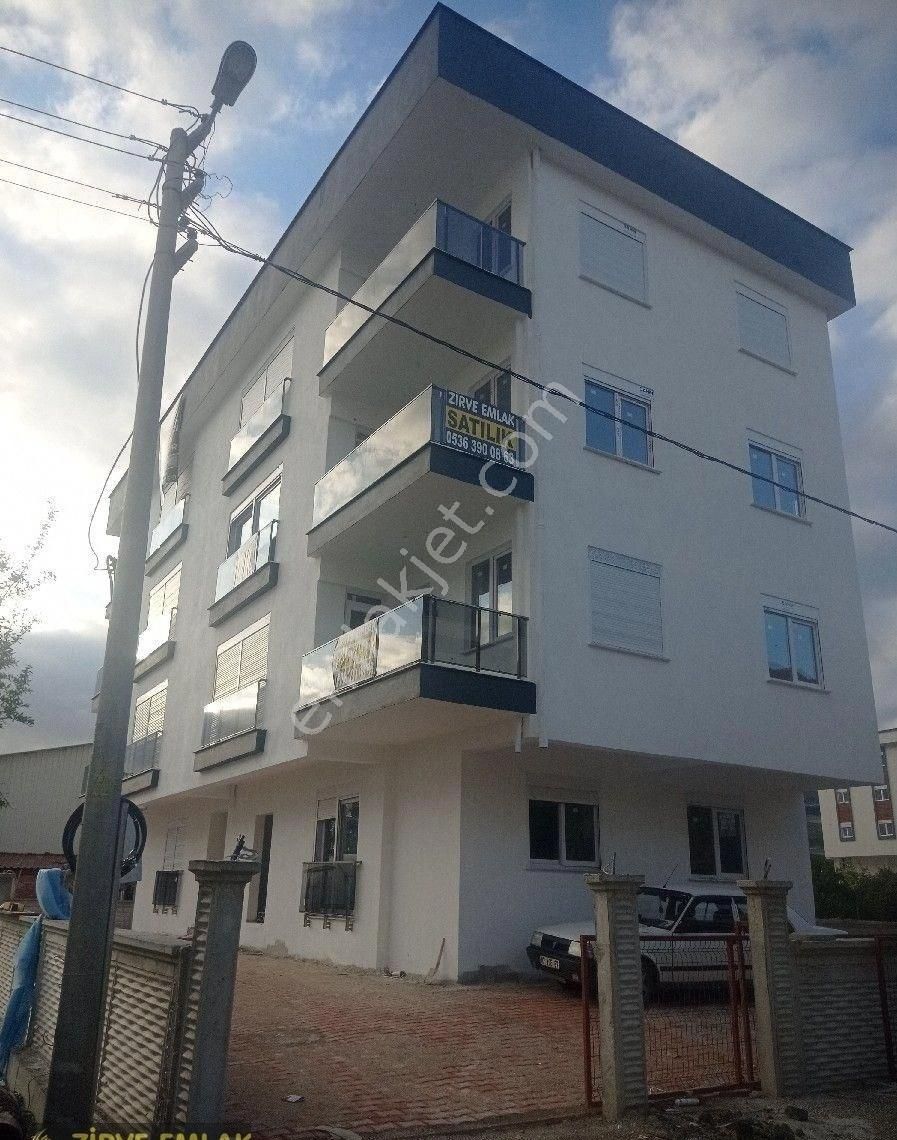 Zirveden Satılık Daire