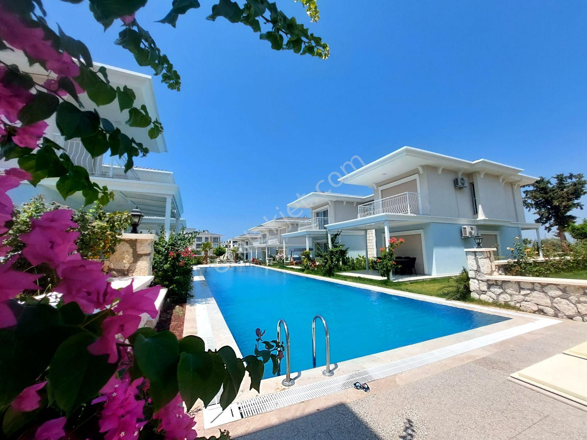 Kuşadası Davutlar Satılık Villa  RW RS Netten Termal Havuzlu Site İçi Lüks Villalar