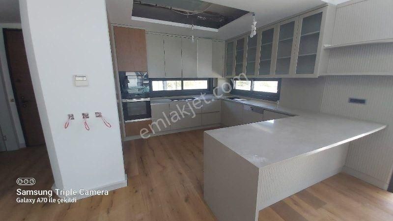 İzmir Çeşme Ilıcada Full Deniz Manzaralı Havuzlu 5+2 Lüks Müstakil Villa - Görsel 15