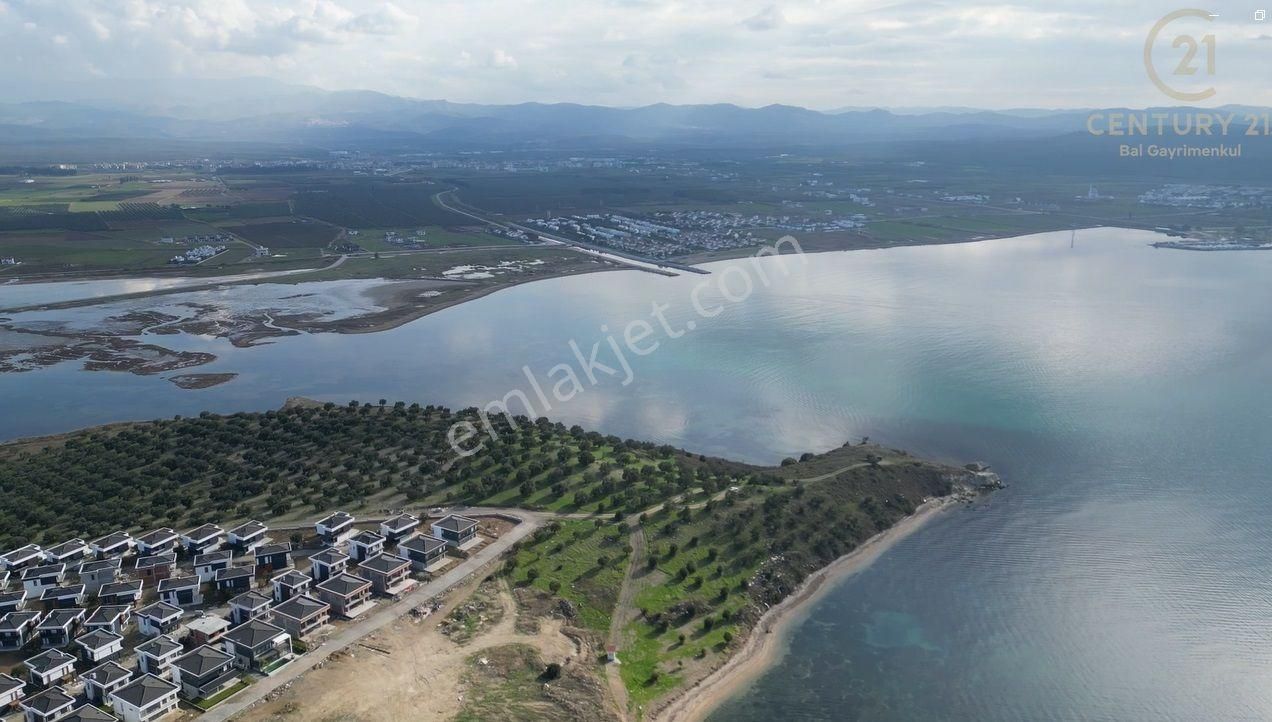 Gömeç Kemalpaşa Satılık Turizm İmarlı Gömeç Kemalpaşa'da Satılık, Denize Sıfır, Ticari Ruhsatlı Arsa