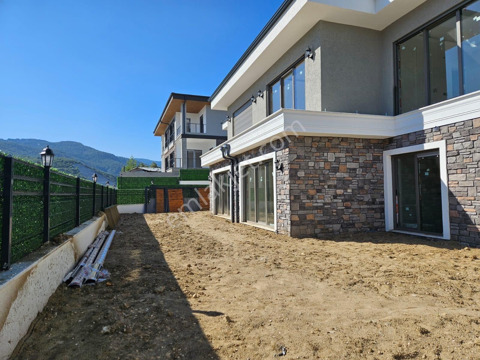 Gümüştepe'de 3+1 Villa - 6