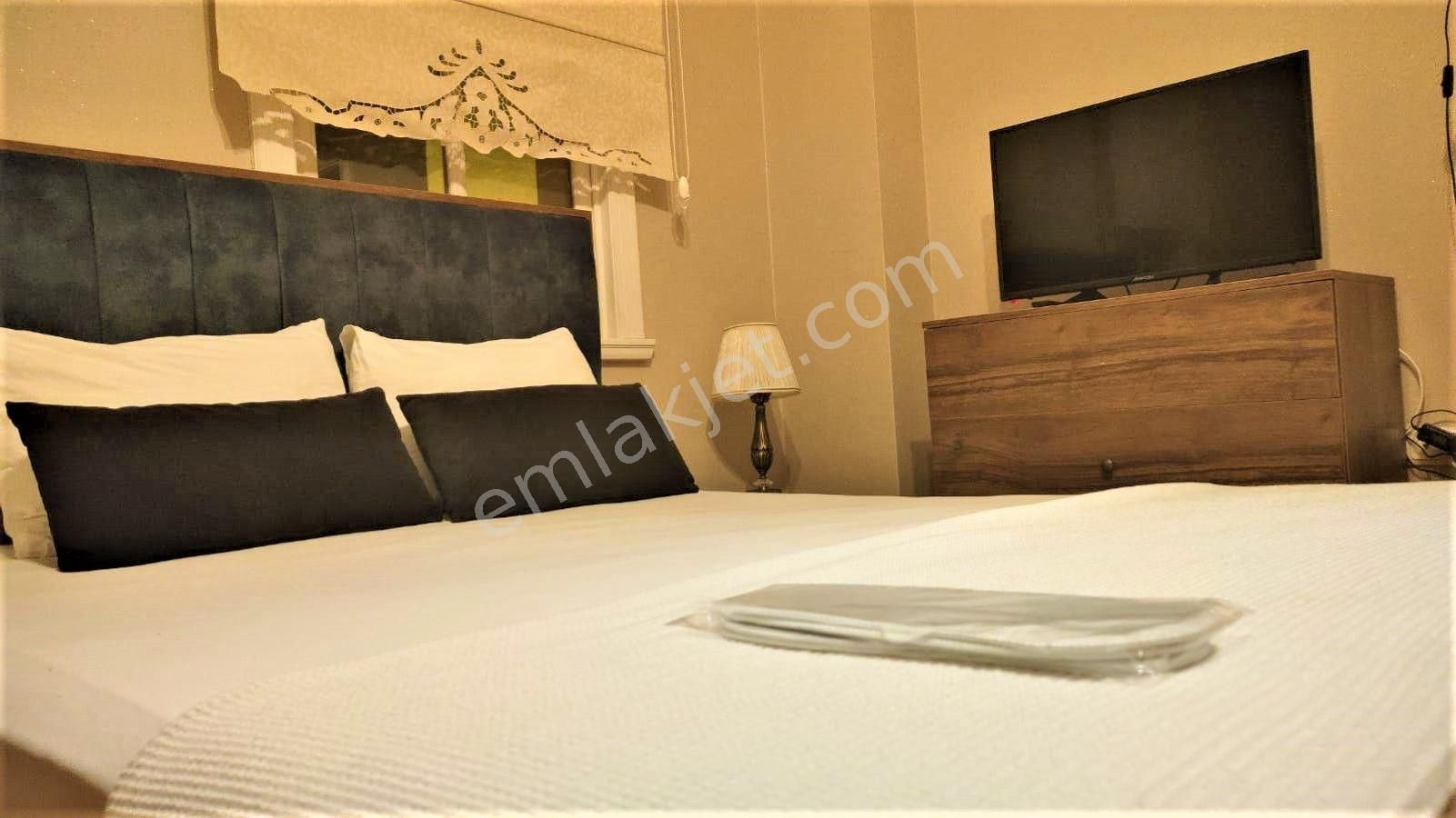 İstanbul Ataşehir Bahçe Katı Günlük Kiralık Daire  Ailelere Özel Temiz Hijyenik Rahat 1+0 Daire 7/24