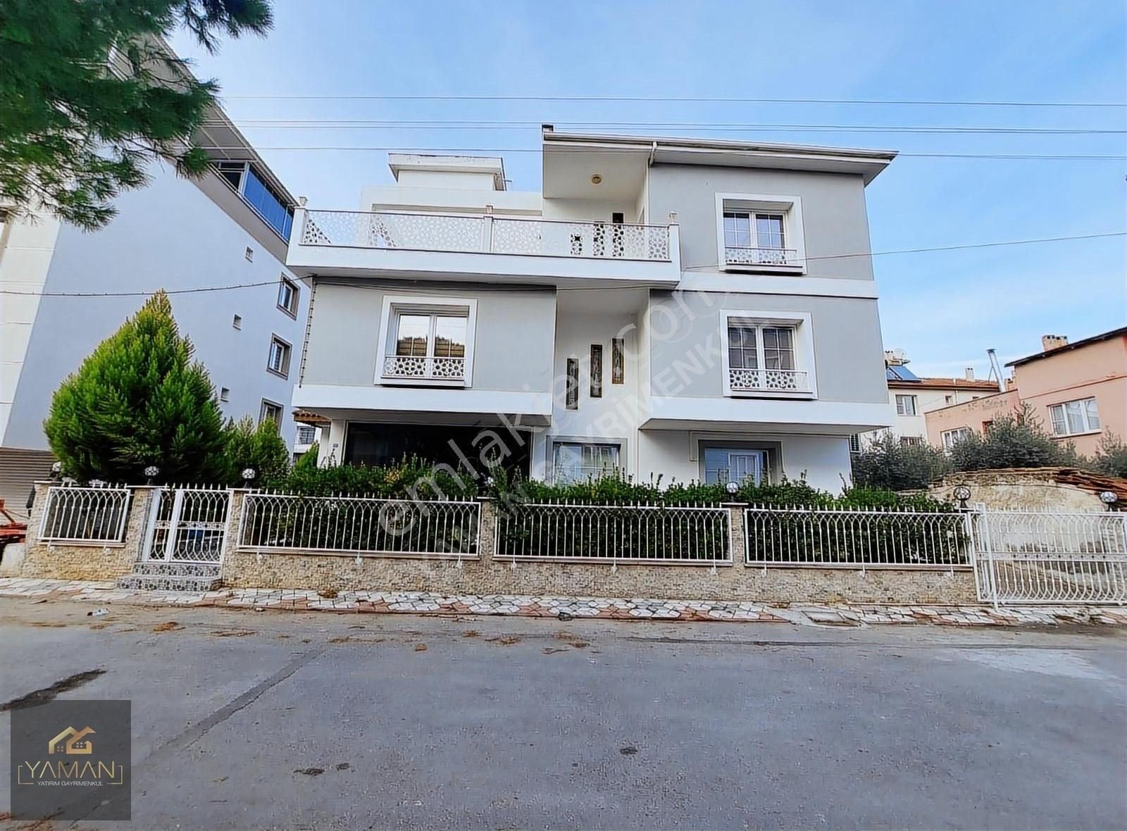 Akhisar Atatürk Satılık Villa AKHİSAR GÖLET MEVKİİNDE SATILIK 5+2 LÜKS VİLLA