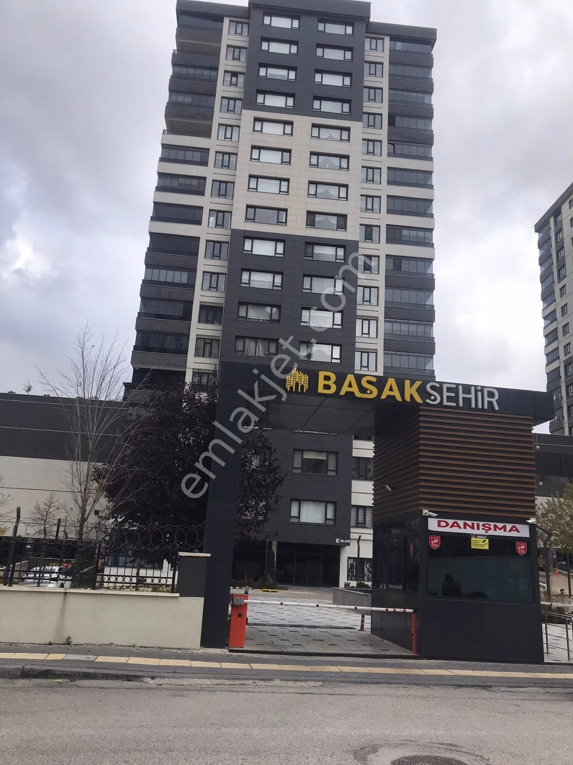 Yenimahalle Yeni Batı Satılık Daire  İSTANBUL YOLU UZERİNDE BAŞAKŞEHİR-1 DE  4,5+1 FULL YAPILI YATIRIMLIK DAİRE 