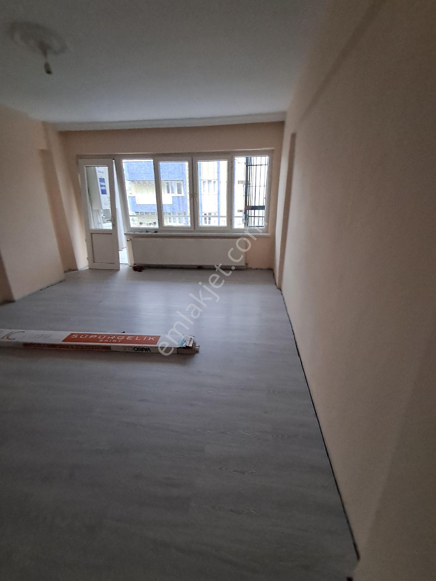 Aydın Kadın Doğum Ve Diş Hastanesi. Diş Fakültesi Ve Sgk Binasına Yakın 3+1 Köşe Başı Daire - Görsel 25