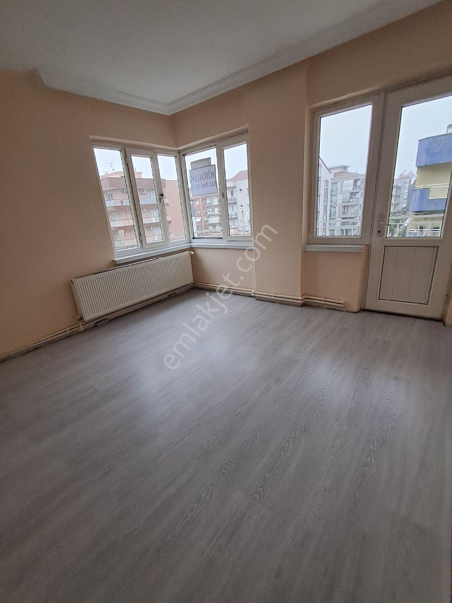 Aydın Kadın Doğum Ve Diş Hastanesi. Diş Fakültesi Ve Sgk Binasına Yakın 3+1 Köşe Başı Daire - Görsel 21