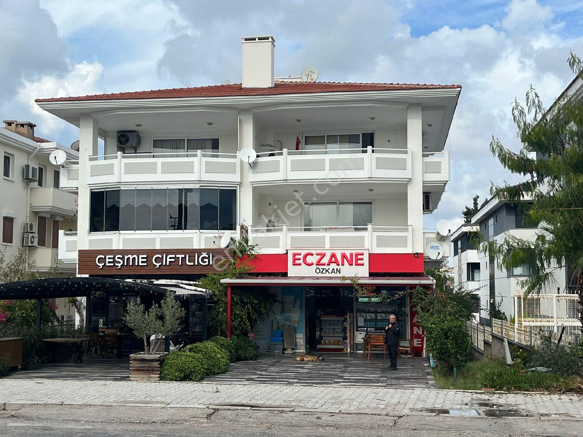 Çeşme Musalla Satılık Daire ÇEŞME MARİNAYA YAKIN 3+1 SATILIK ÇOK GENİŞ SATILIK DAİRE 