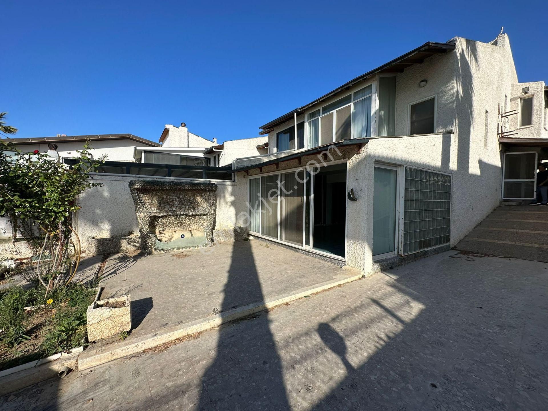 Urla Kalabak 3+1 Denize Sıfır Müstakil Villa - Görsel 21