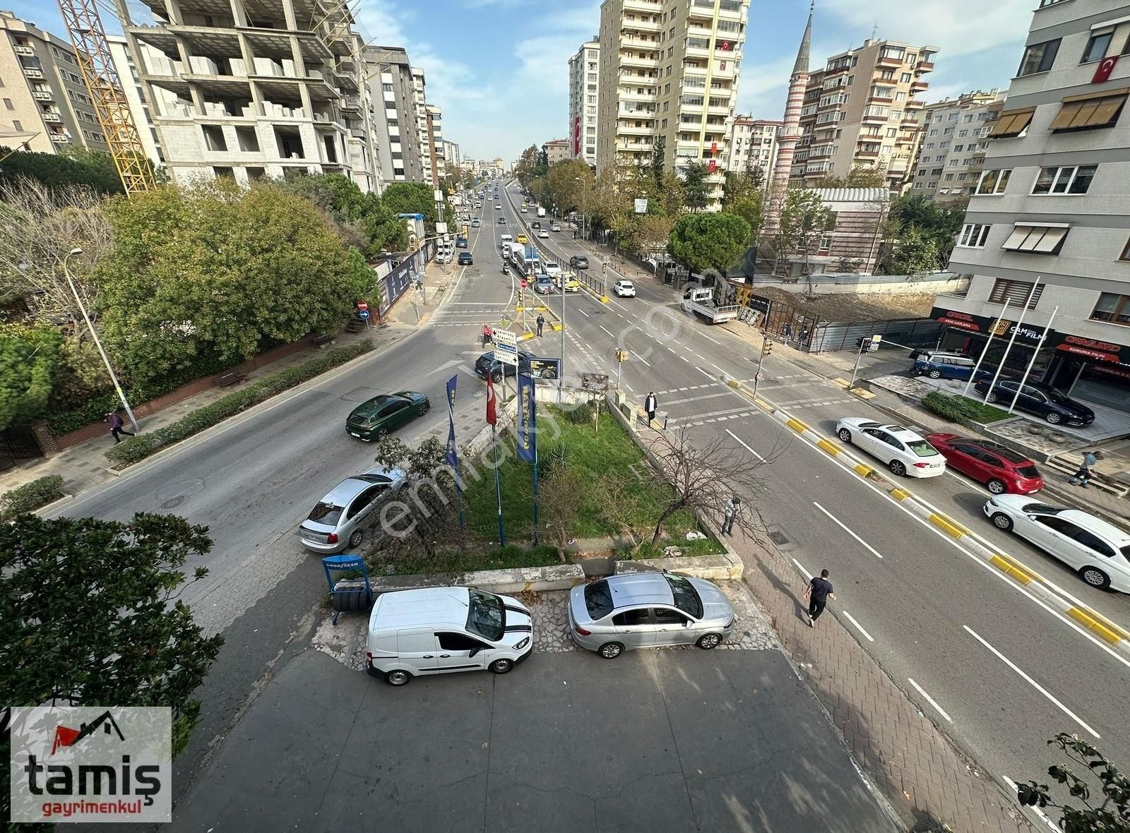 Kadıköy Bostancı Satılık Daire Tamiş'den Bostancı'da Cadde Üzeri 3.Kat Geniş Ferah 3+1 Fırsat!