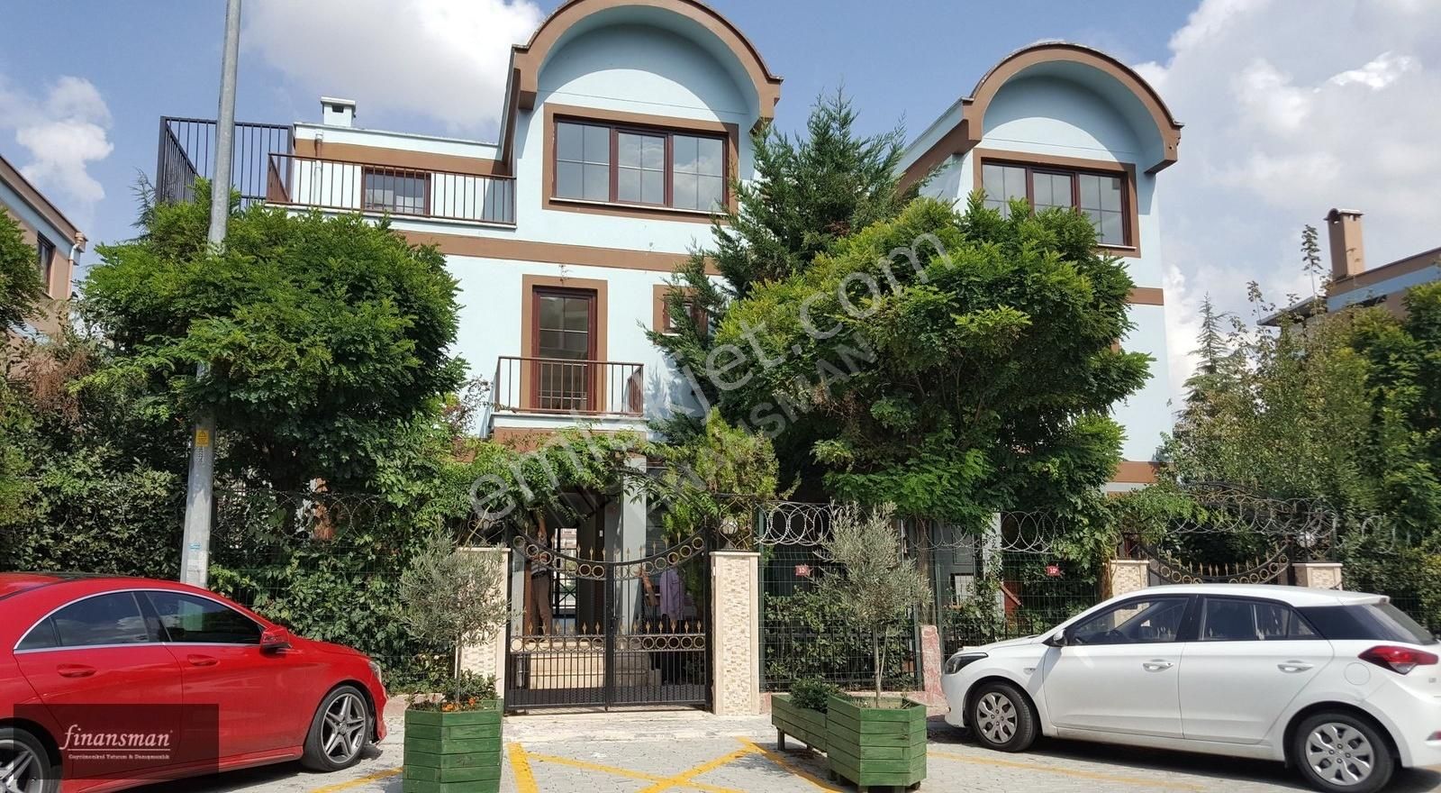 Başakşehir Bahçeşehir 2. Kısım Kiralık Bina Müstakil Bahçeli Villa_ Ofis Vb İşlere Uygun_ Yangın Merdivenli