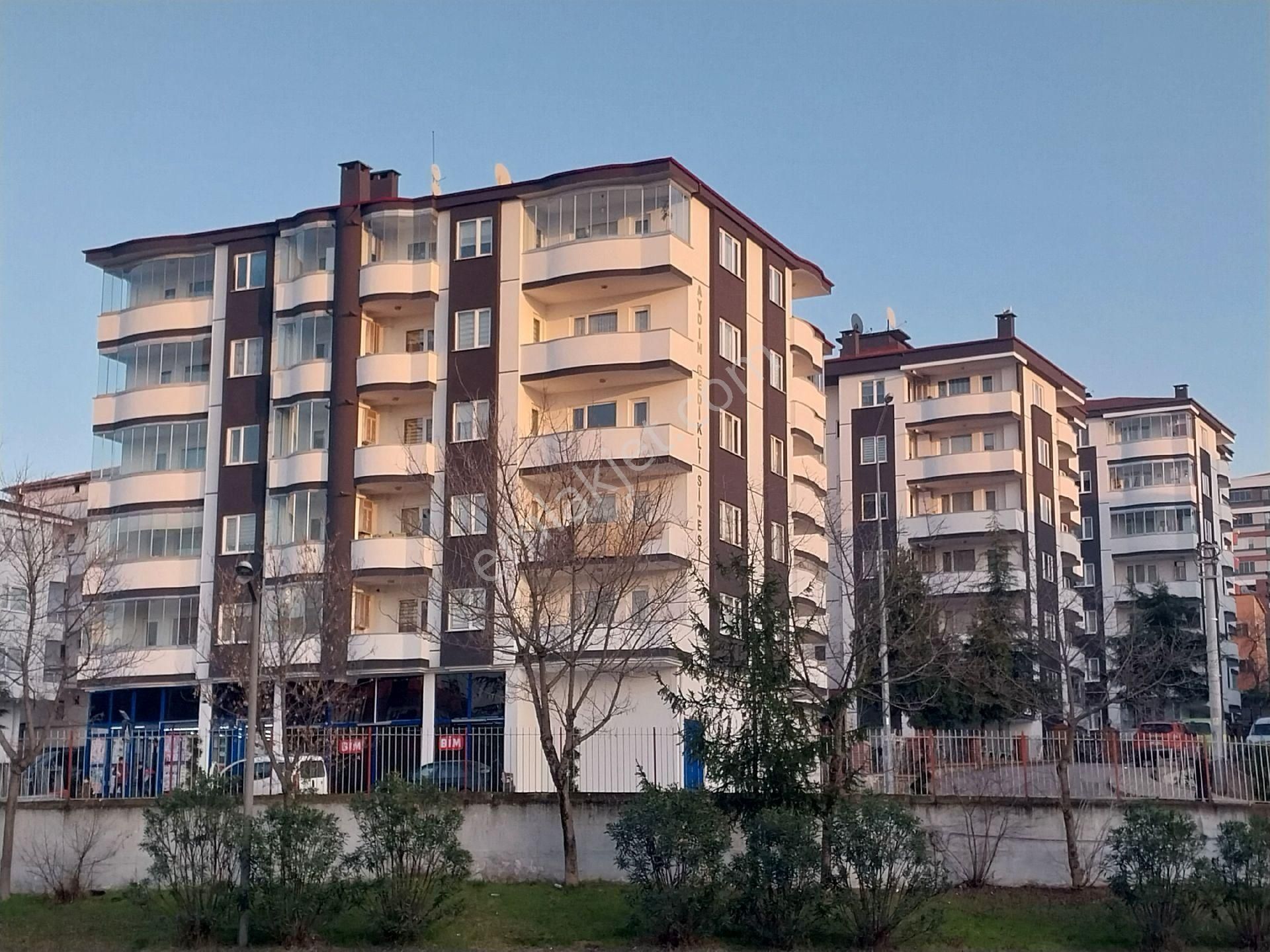 Bener Cordan Ortaokulu Karşısında Site İçersinde3+1 Ferah Daire
