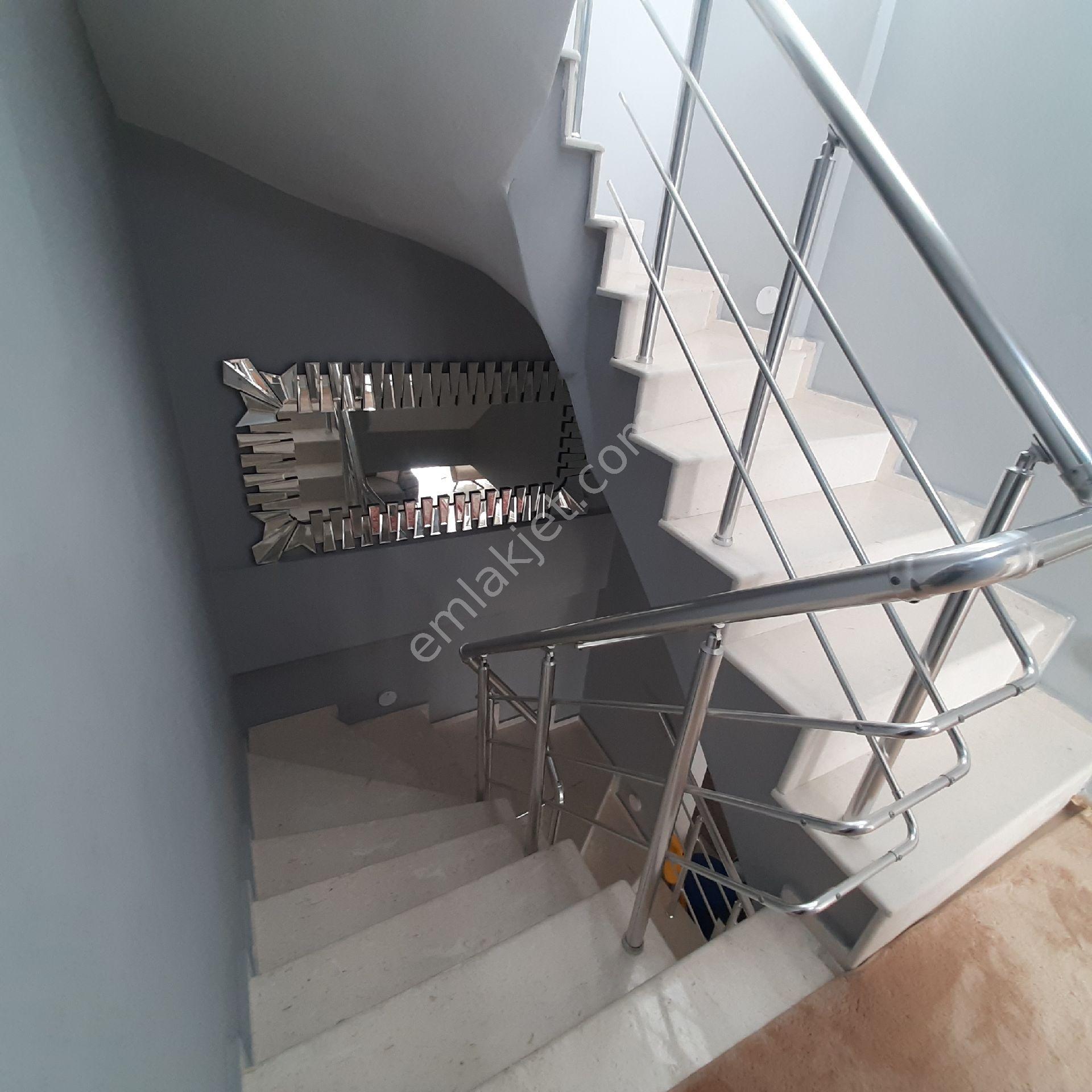 Sahibinden Çandarlı'da 4+1 Triplex Eşyalı - Görsel 17