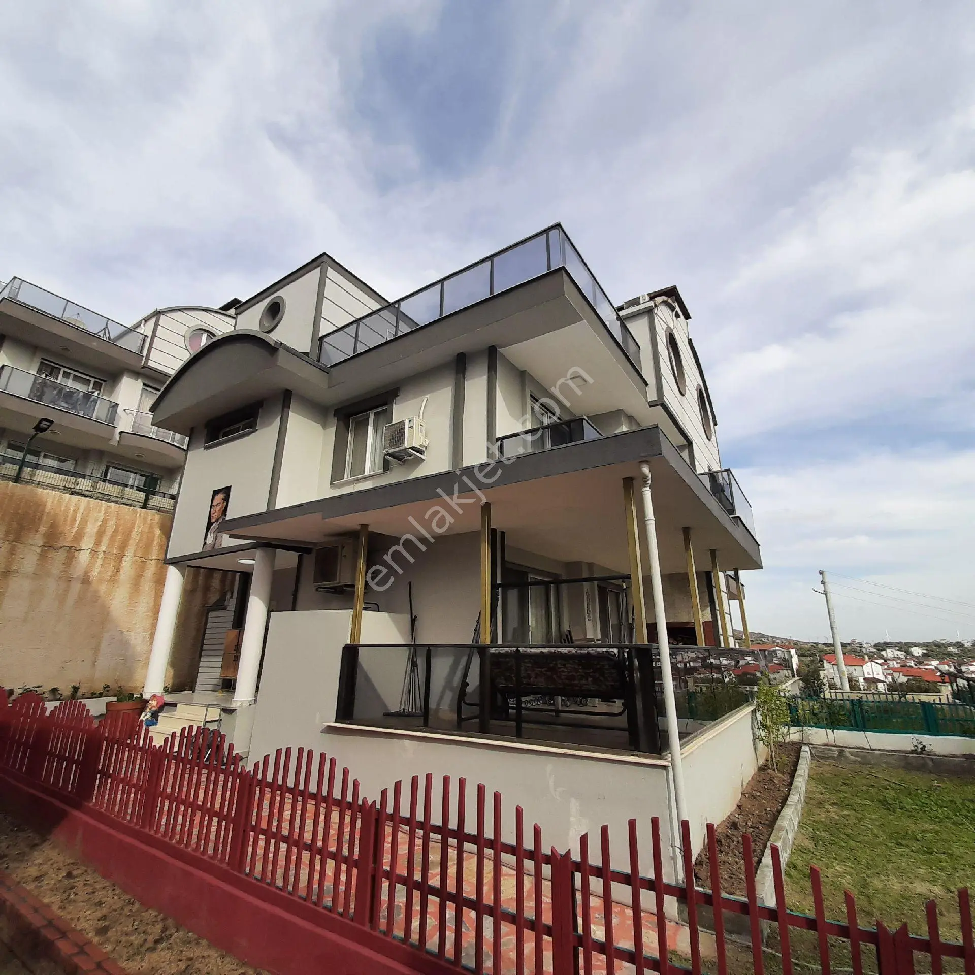Sahibinden Çandarlı'da 4+1 Triplex Eşyalı - Görsel 3