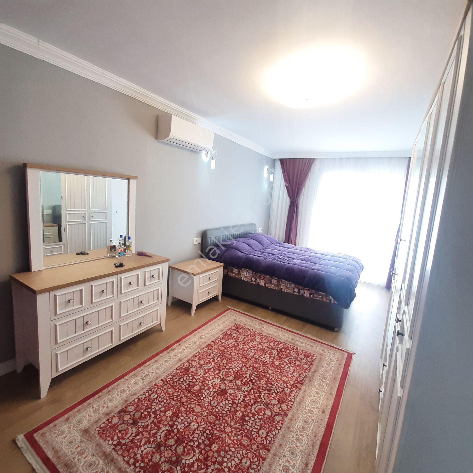 Sahibinden Çandarlı'da 4+1 Triplex Eşyalı - Görsel 11