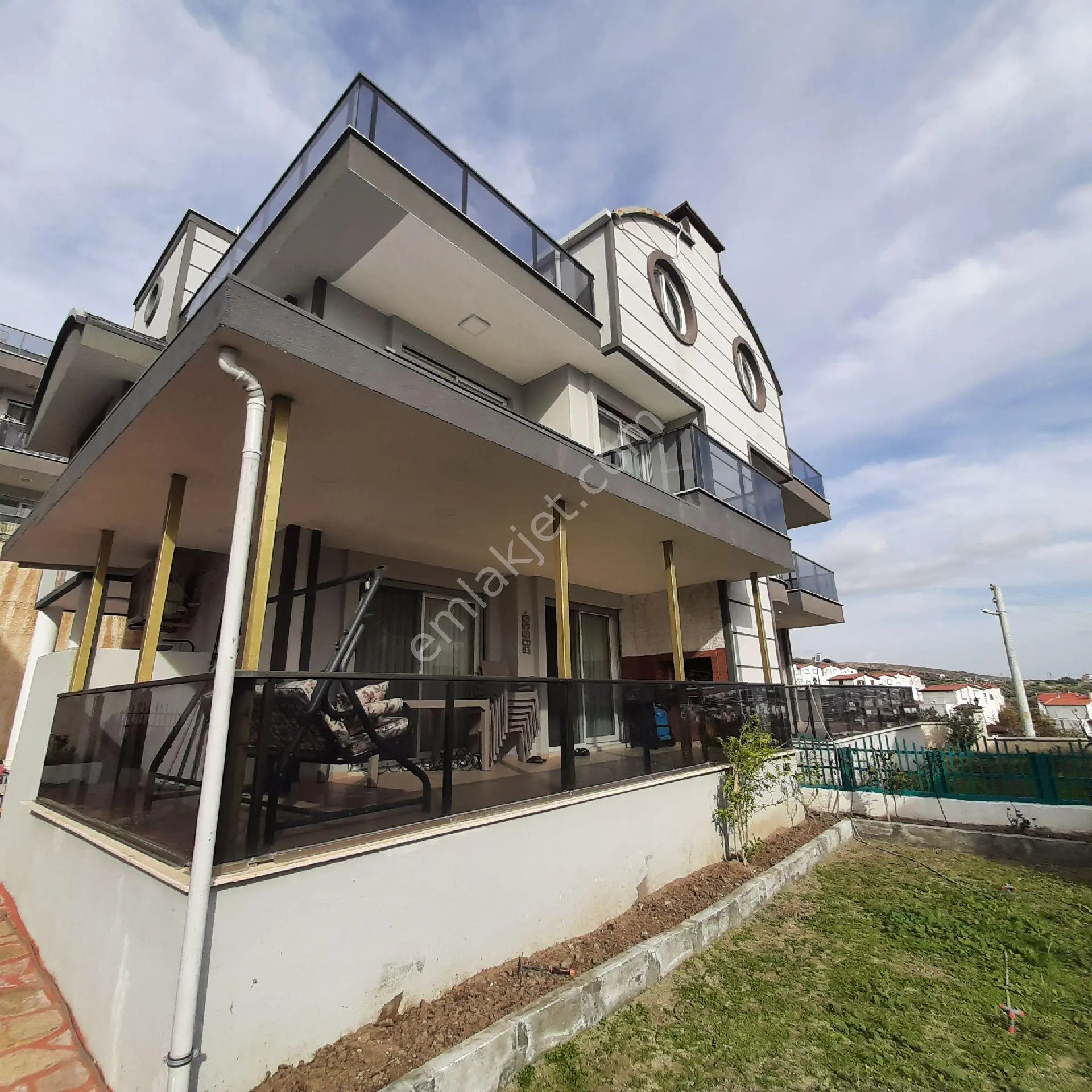 Sahibinden Çandarlı'da 4+1 Triplex Eşyalı - Görsel 4