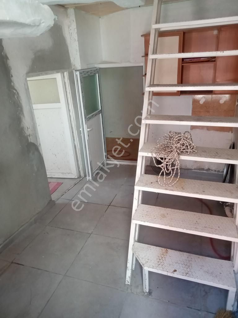 Ayvada'dan Ayvalık Merkez'de 2 Katlı Taş Rum Evi - Görsel 8