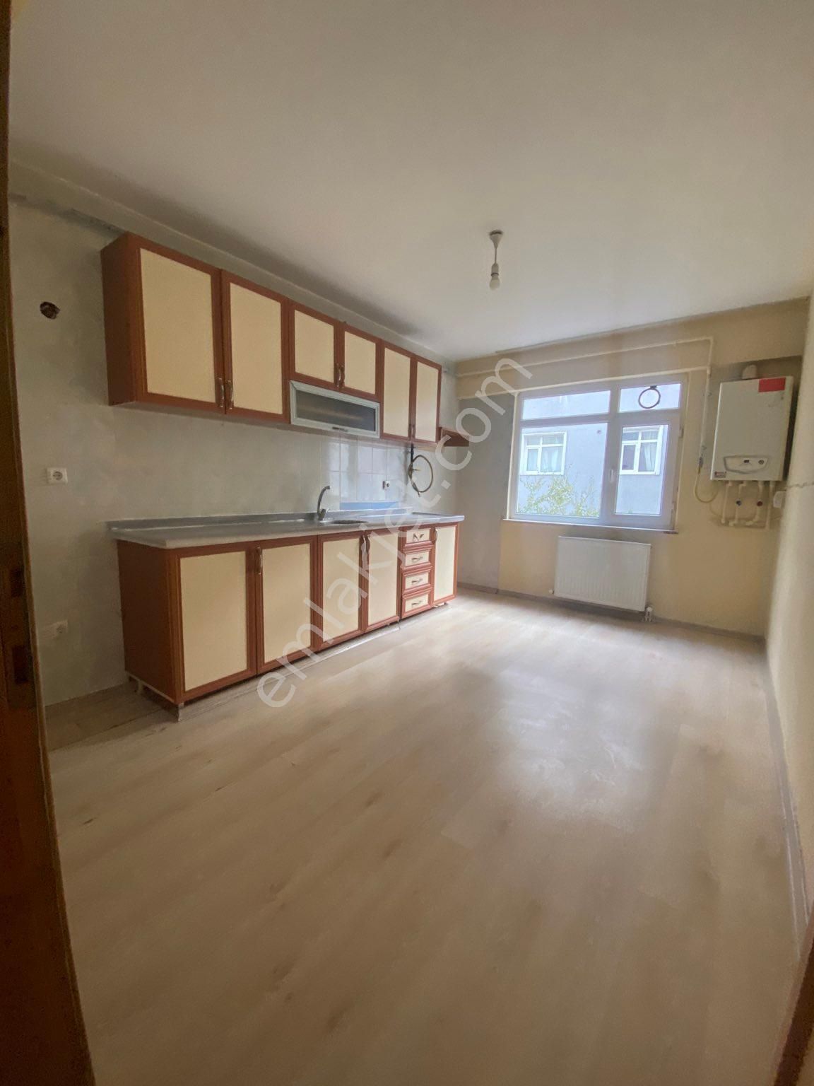 Kapaklı Cumhuriyet Kiralık Daire İ&s Gayrimenkul Den Merkezde Ana Cadde Üstünde Geniş Ferah Kiralık Daire